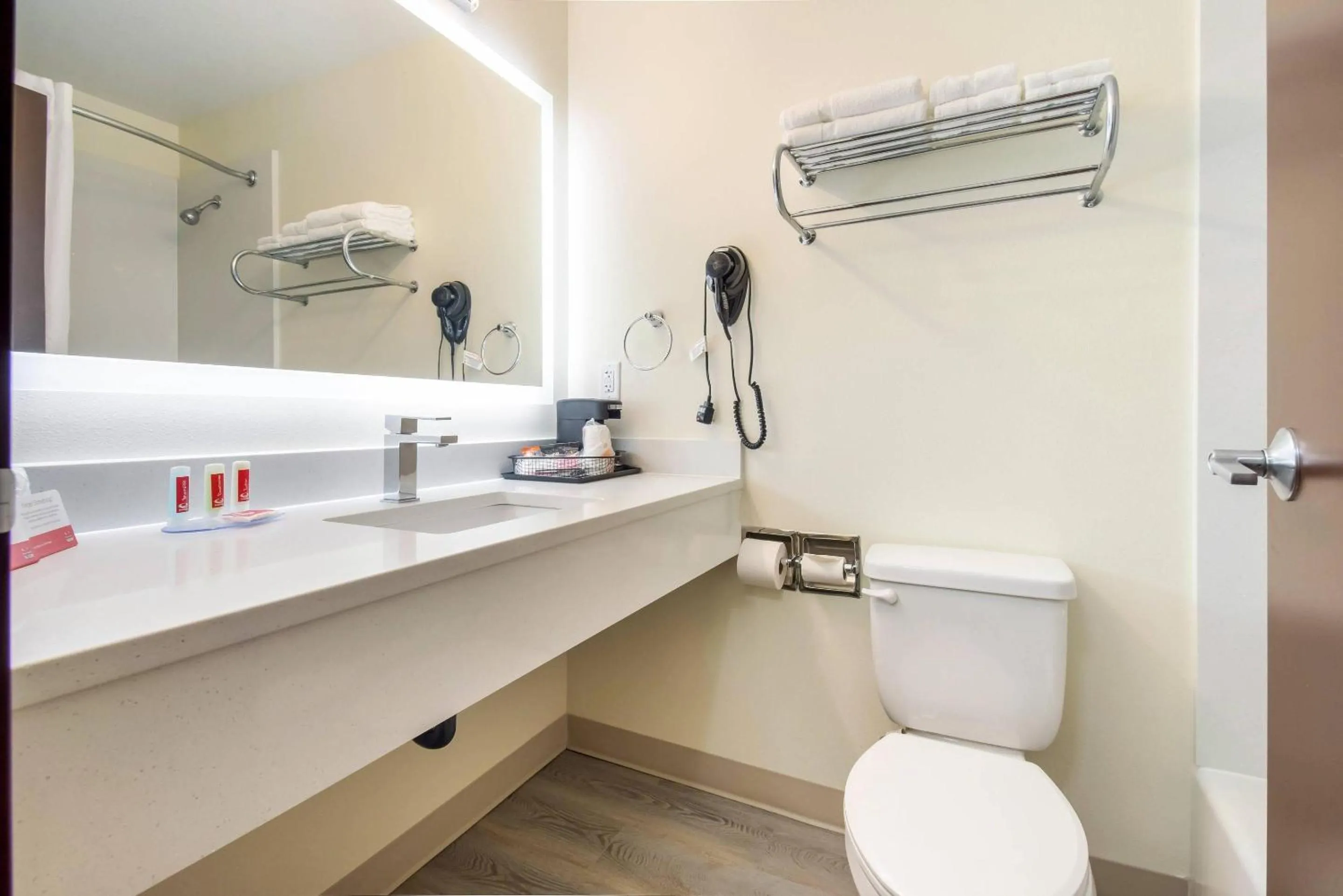 Bedroom in Econo Lodge Umatilla Columbia River Area