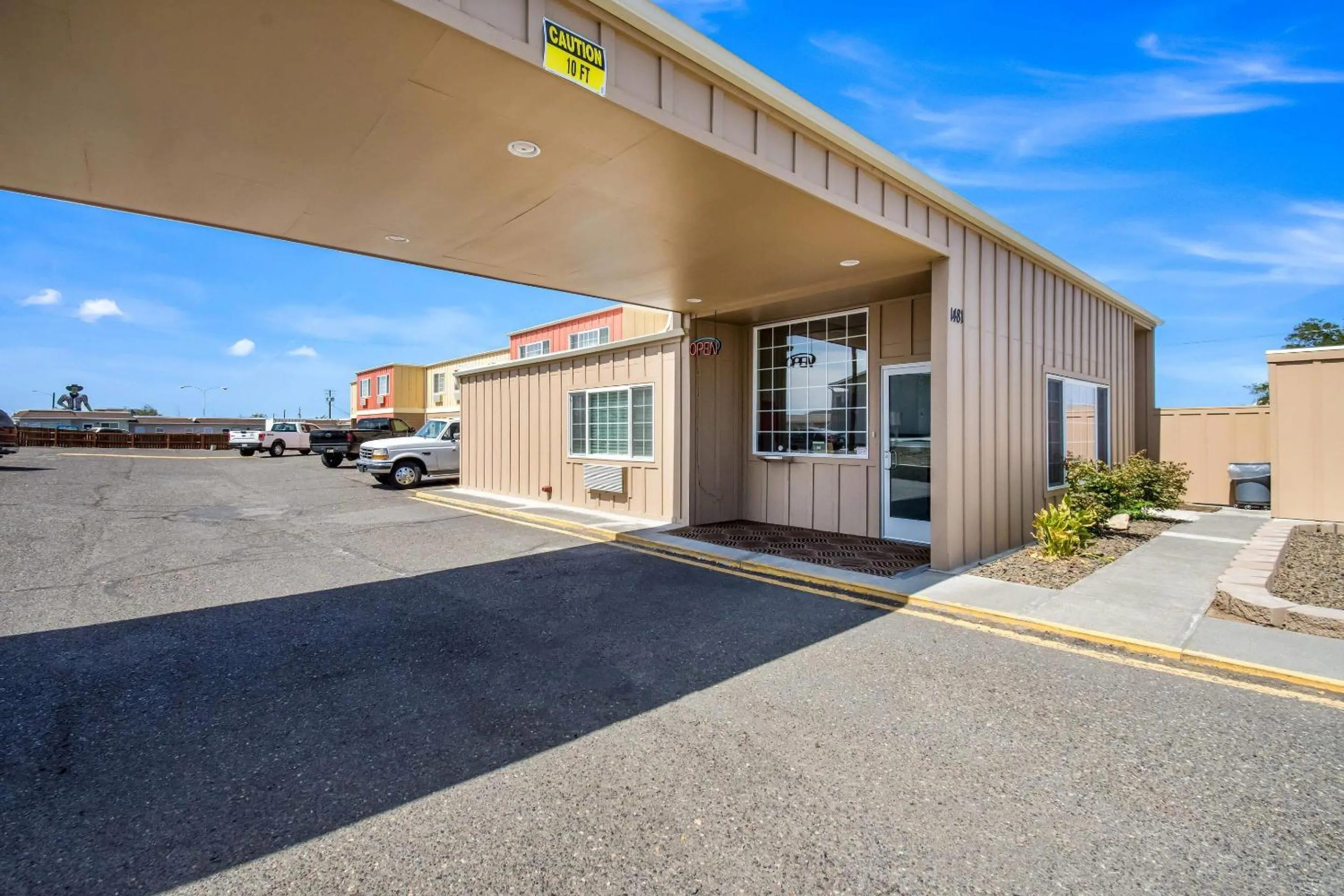 Property building in Econo Lodge Umatilla Columbia River Area
