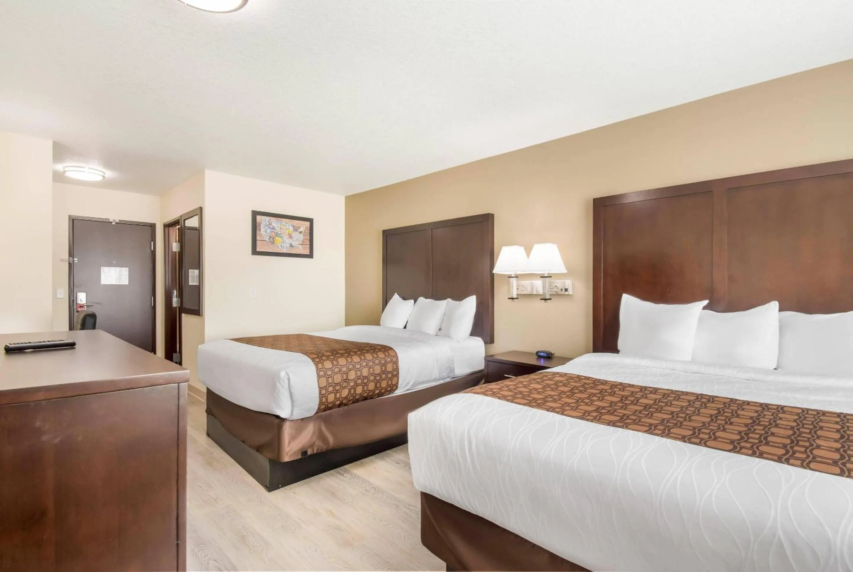 Bedroom, Bed in Econo Lodge Umatilla Columbia River Area