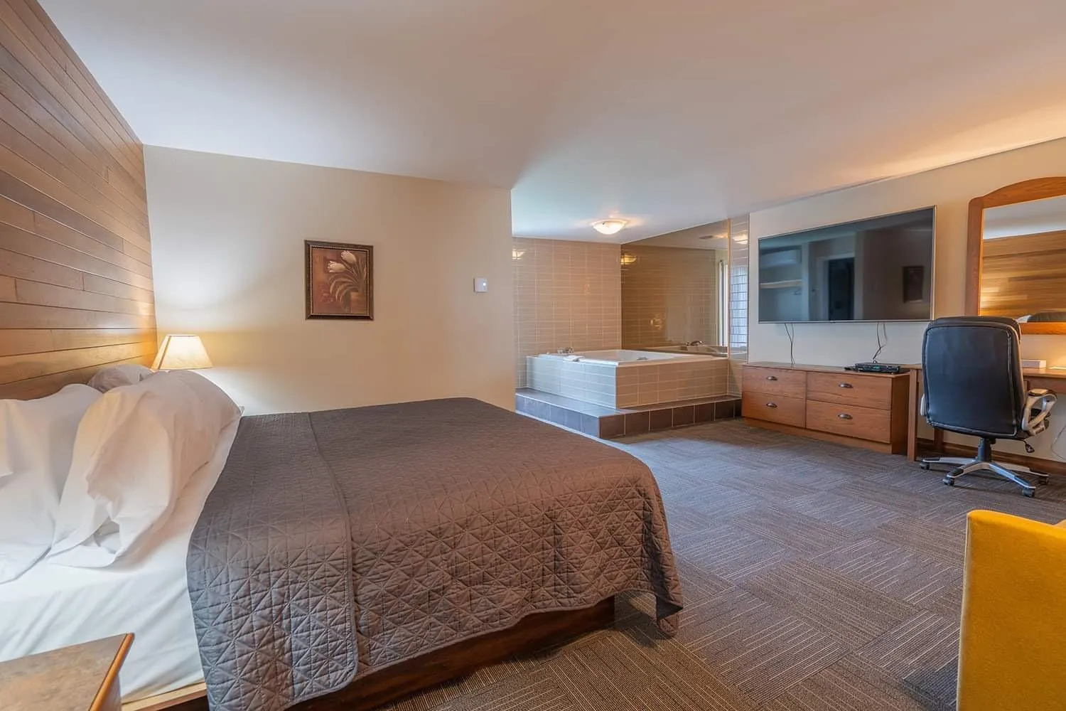 Bedroom, Bed in Le 2020 Charlevoix