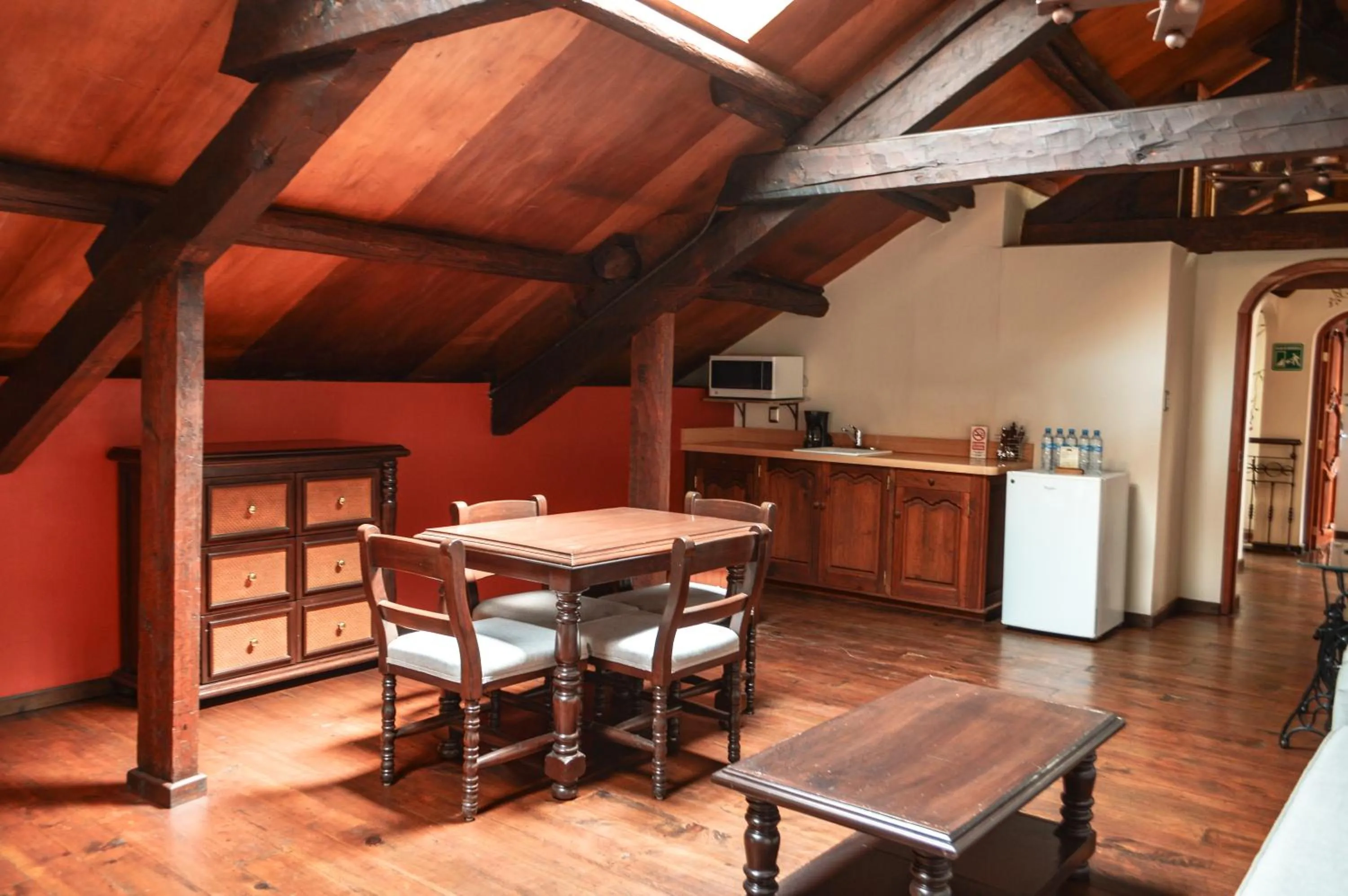 Dining area in Casa de los Arcángeles