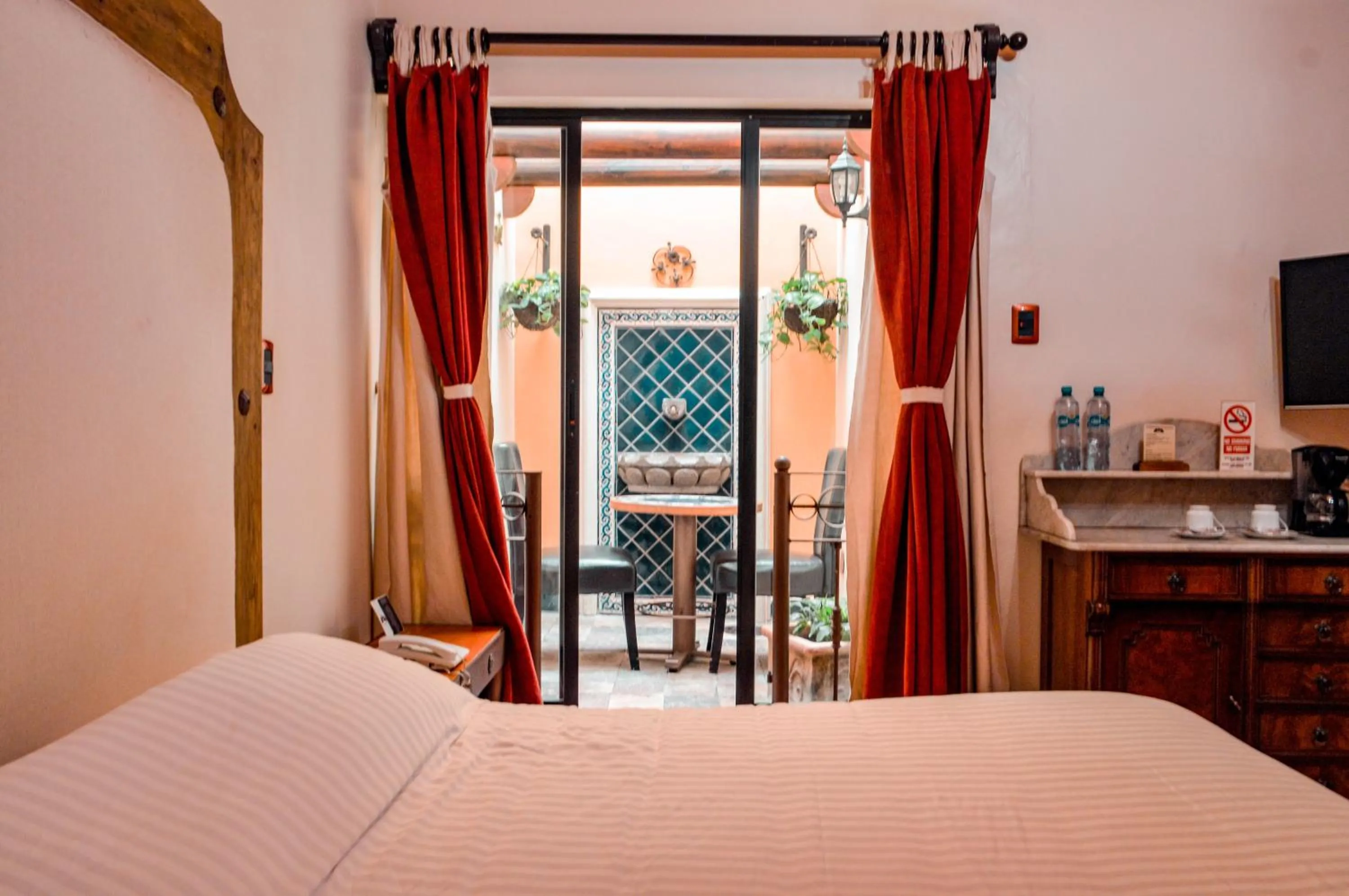Photo of the whole room, Bed in Casa de los Arcángeles
