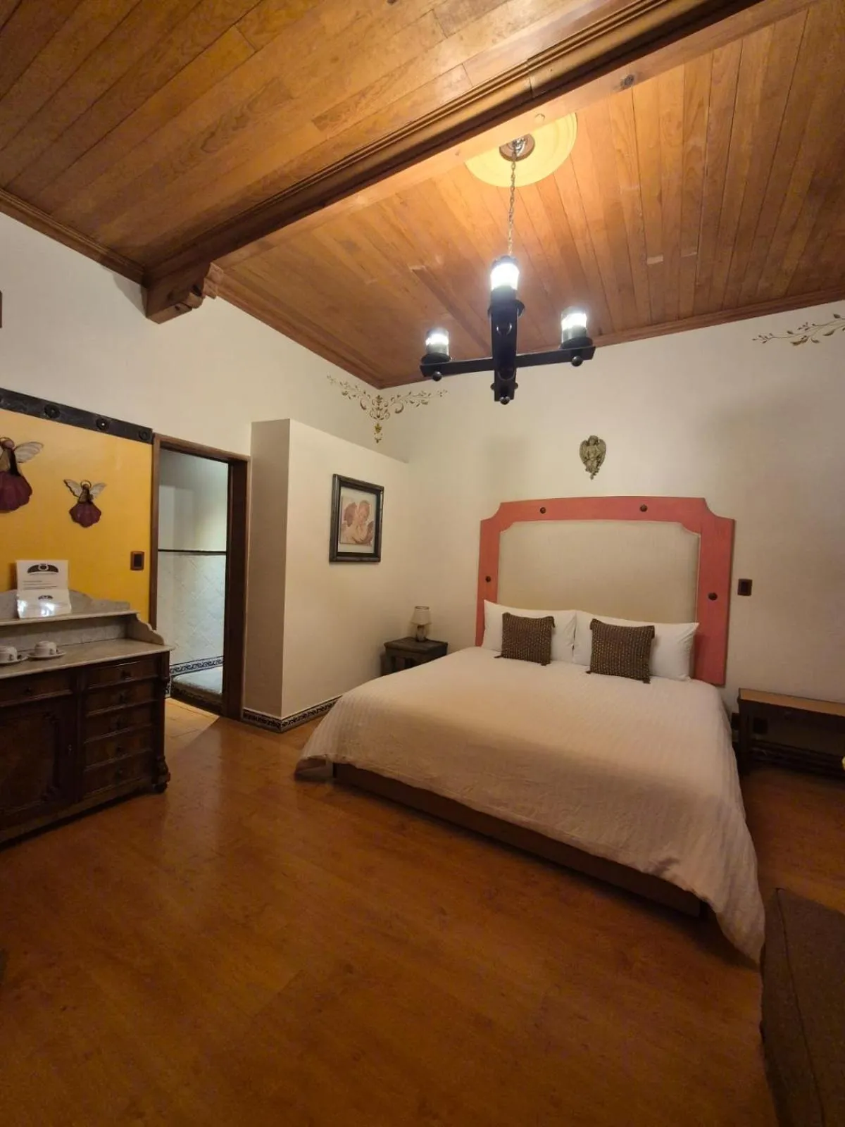 Photo of the whole room, Bed in Casa de los Arcángeles
