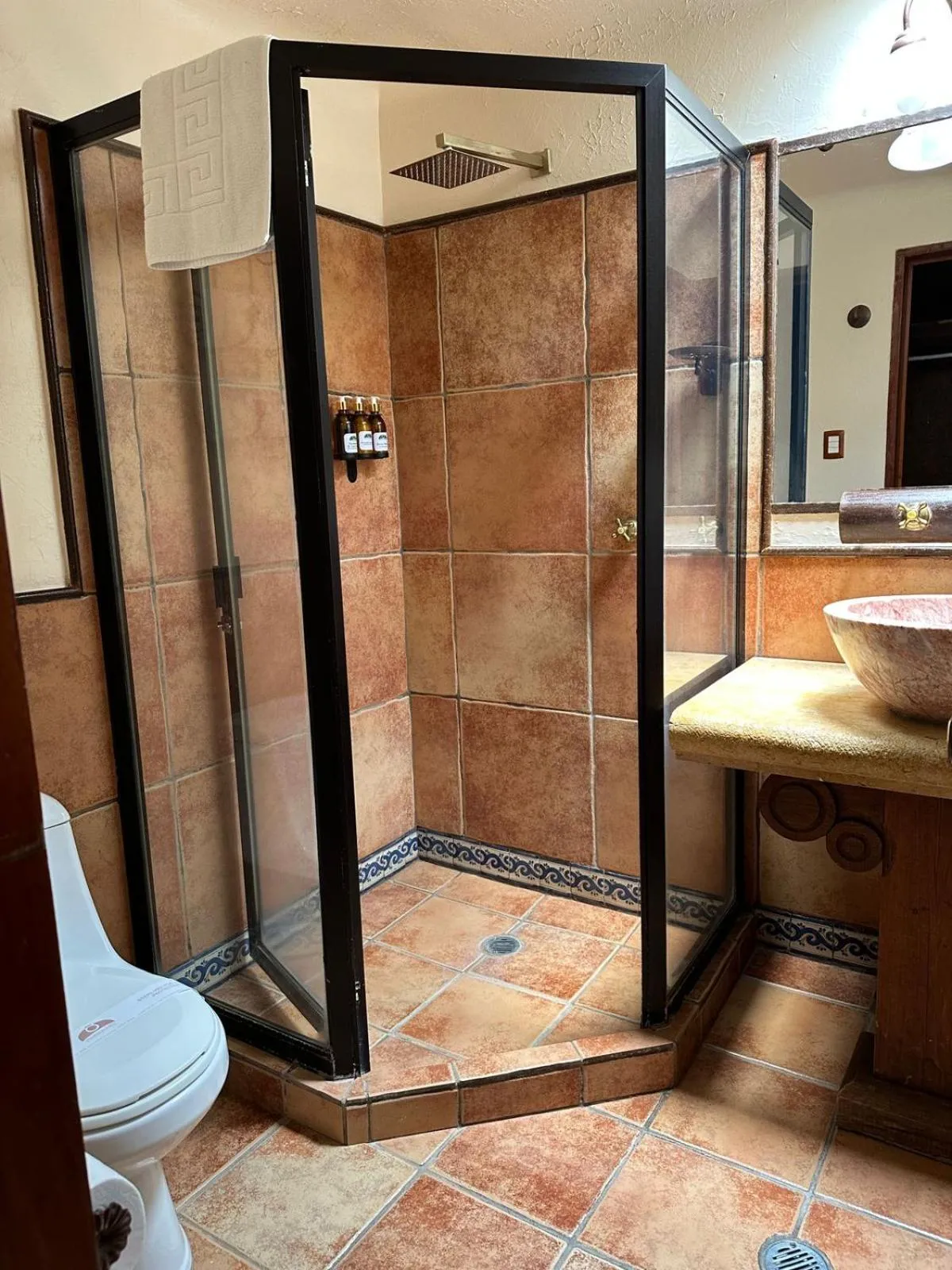 Shower in Casa de los Arcángeles