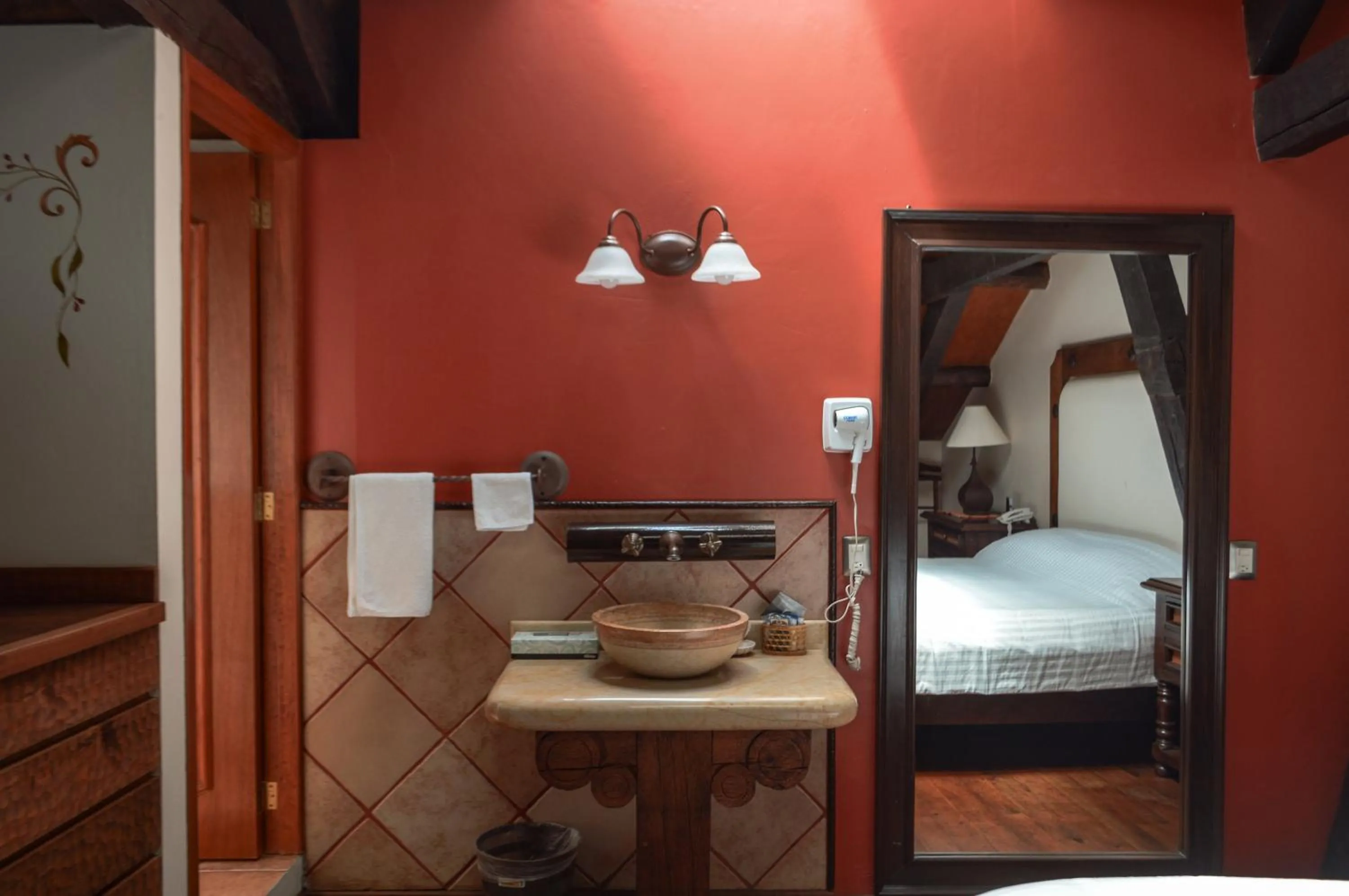 Photo of the whole room, Bed in Casa de los Arcángeles