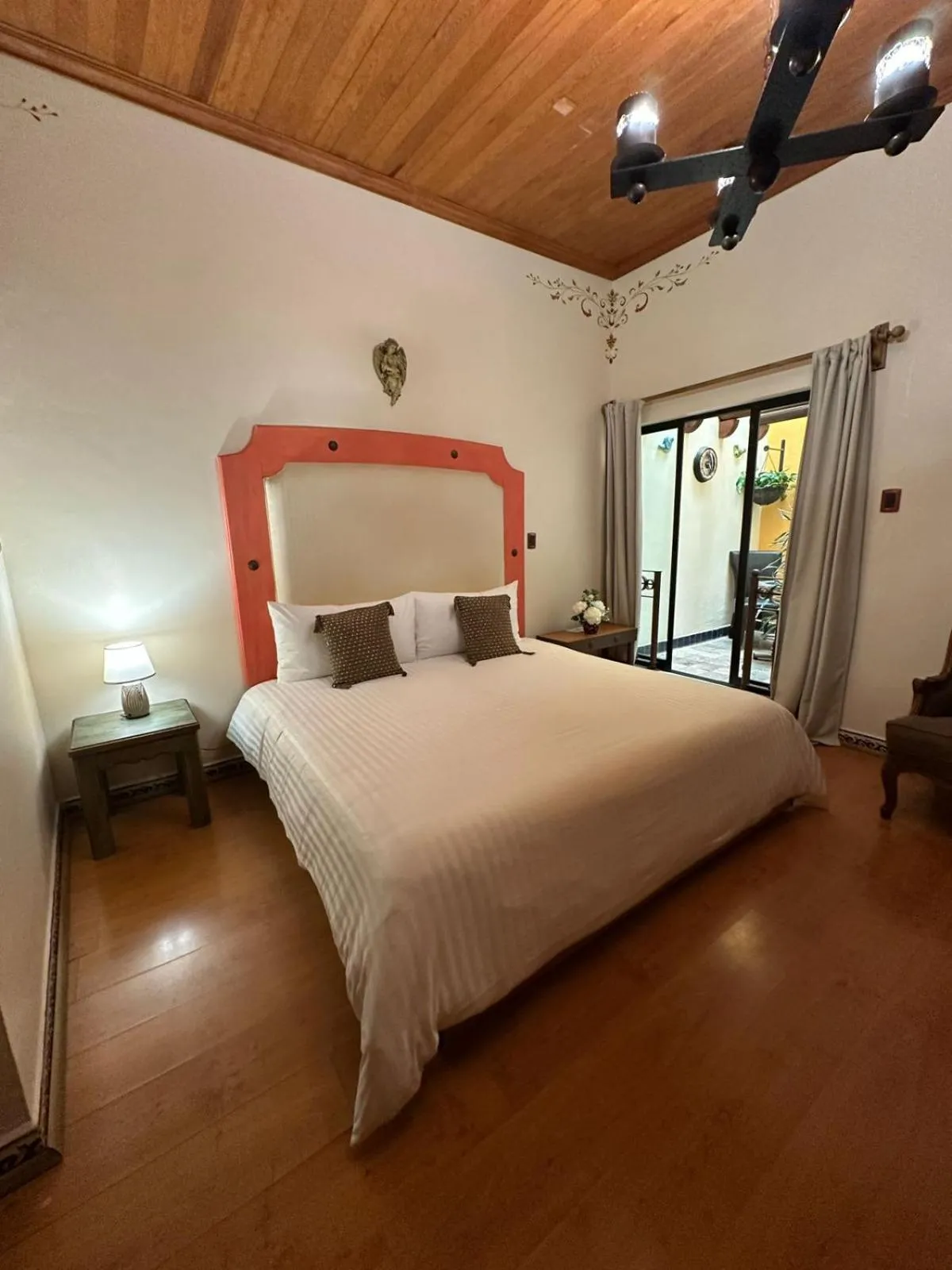 Photo of the whole room, Bed in Casa de los Arcángeles