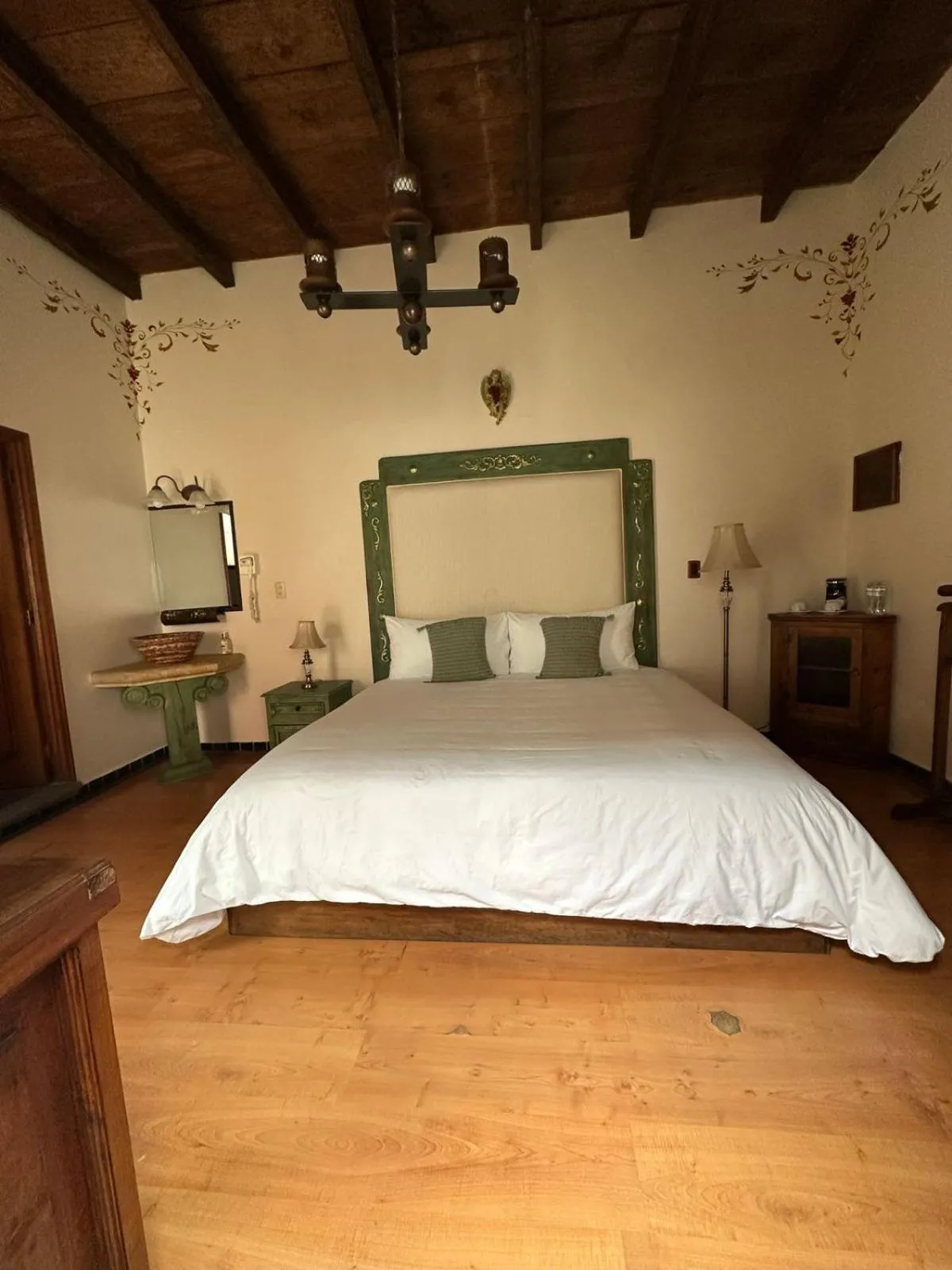 Photo of the whole room, Bed in Casa de los Arcángeles