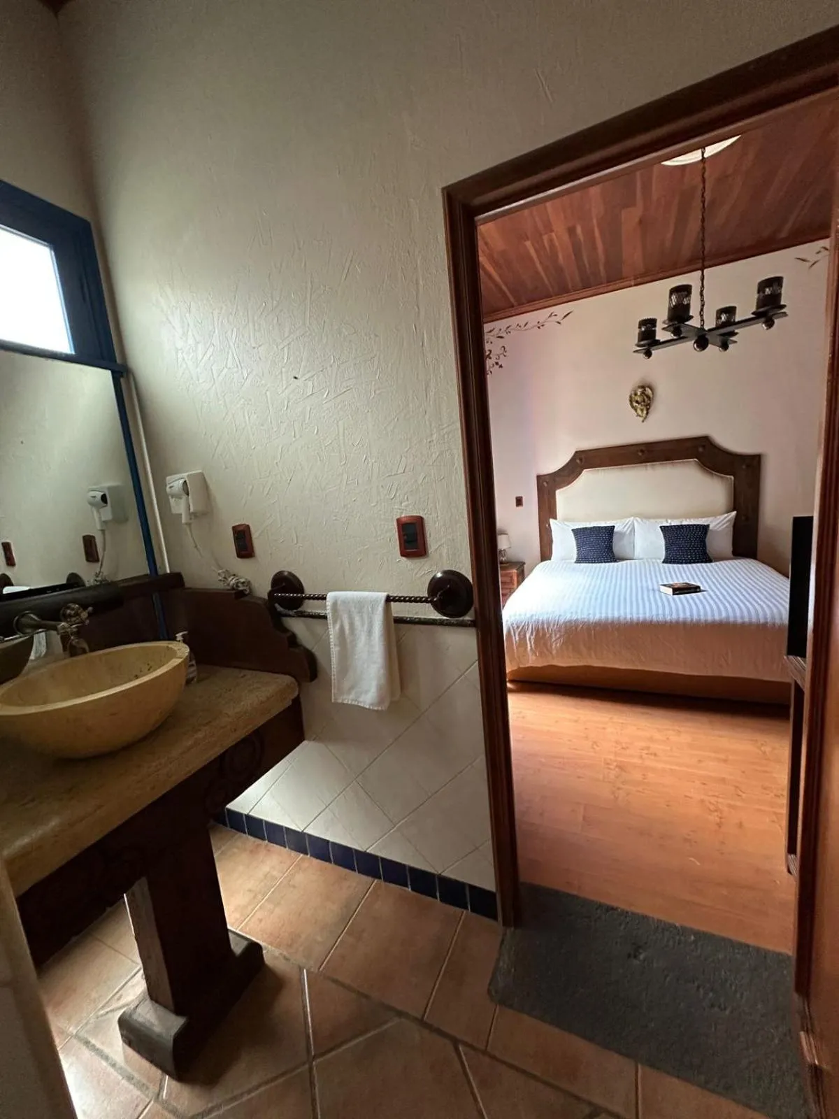 Photo of the whole room, Bed in Casa de los Arcángeles