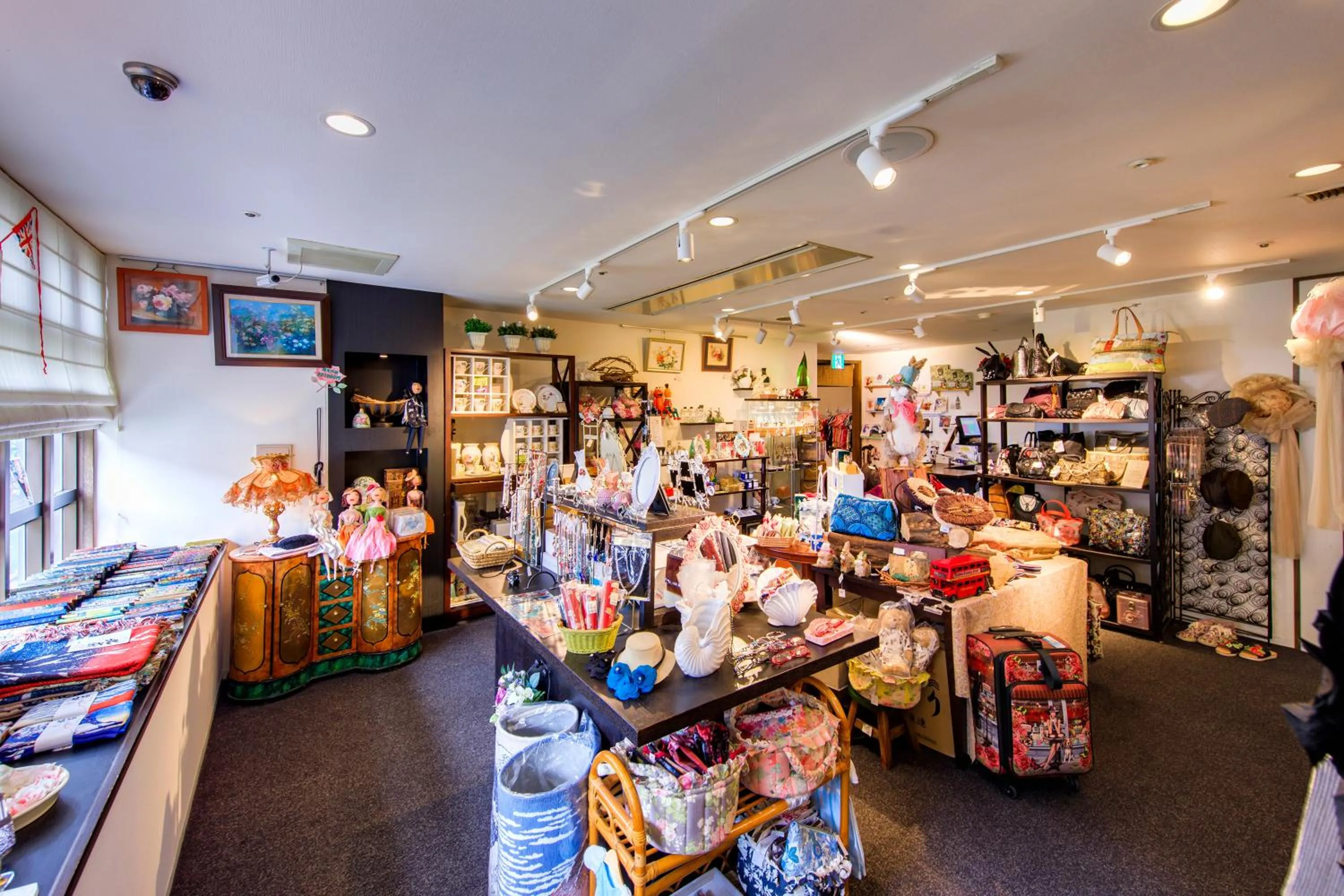 On-site shops in Hotel Green Plaza Hakone