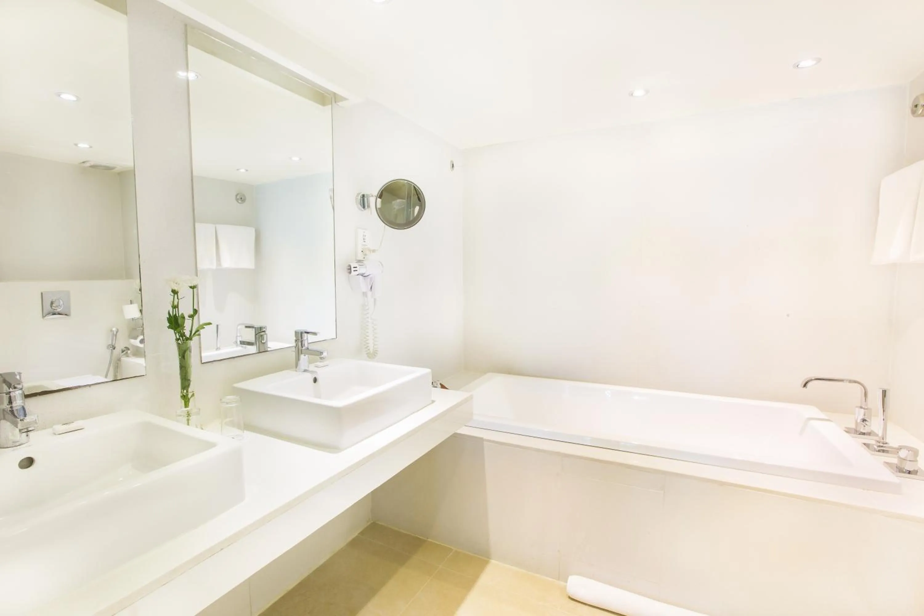 Bathroom in Mount Lavinia Hotel