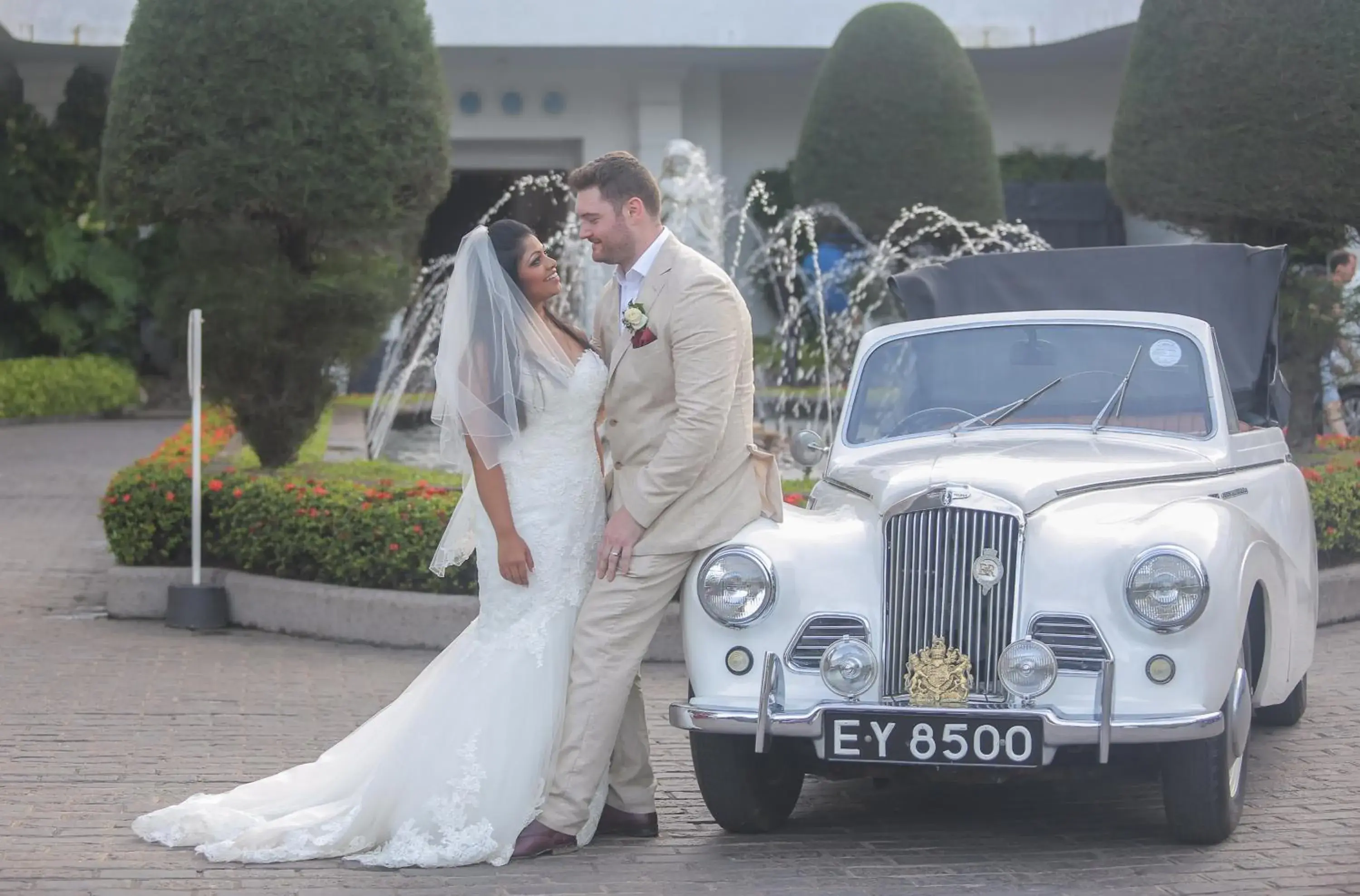 Facade/entrance in Mount Lavinia Hotel Facade/entrance in Mount Lavinia Hotel