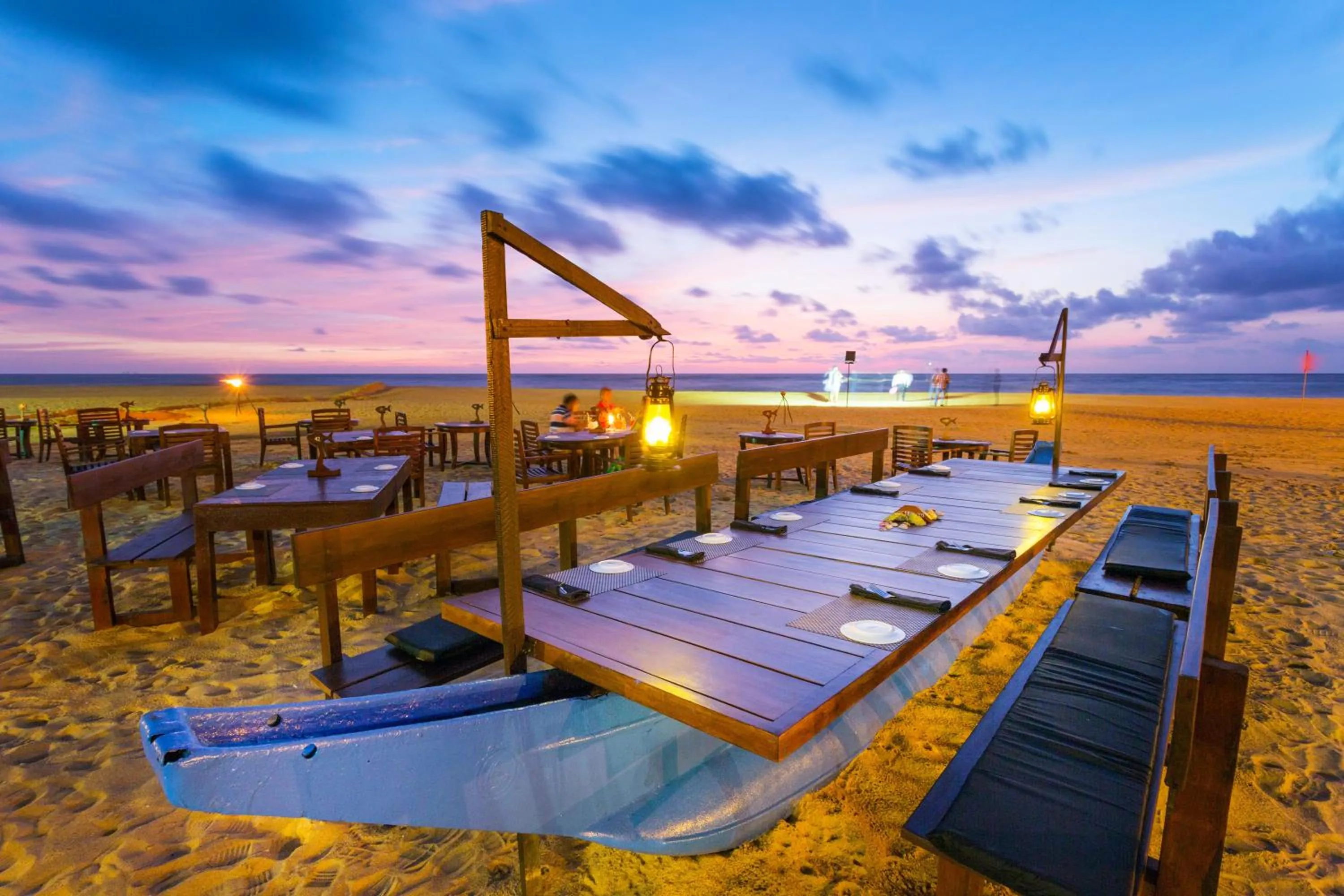 Restaurant/places to eat in Mount Lavinia Hotel