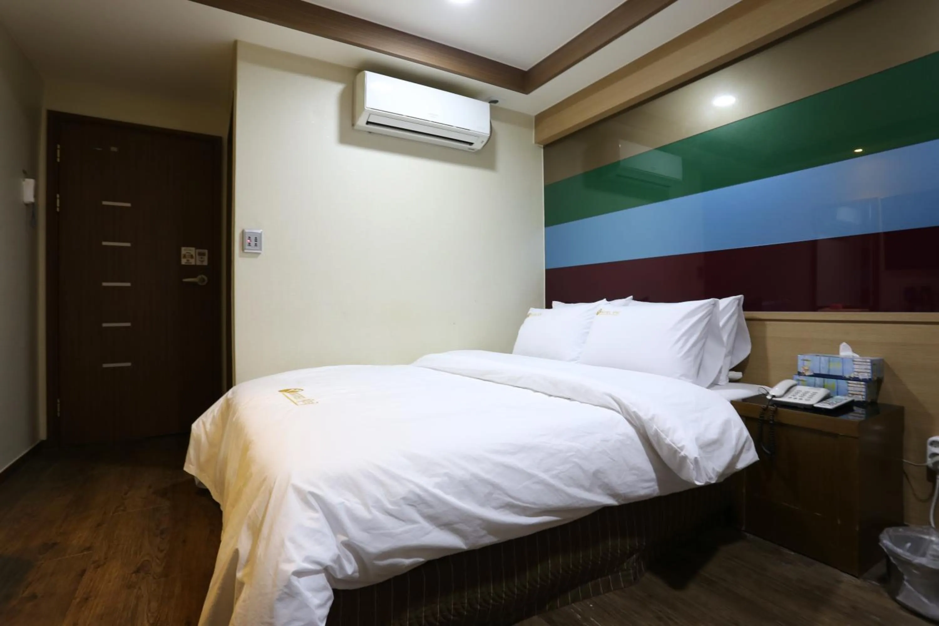 Bed in City Park Hotel