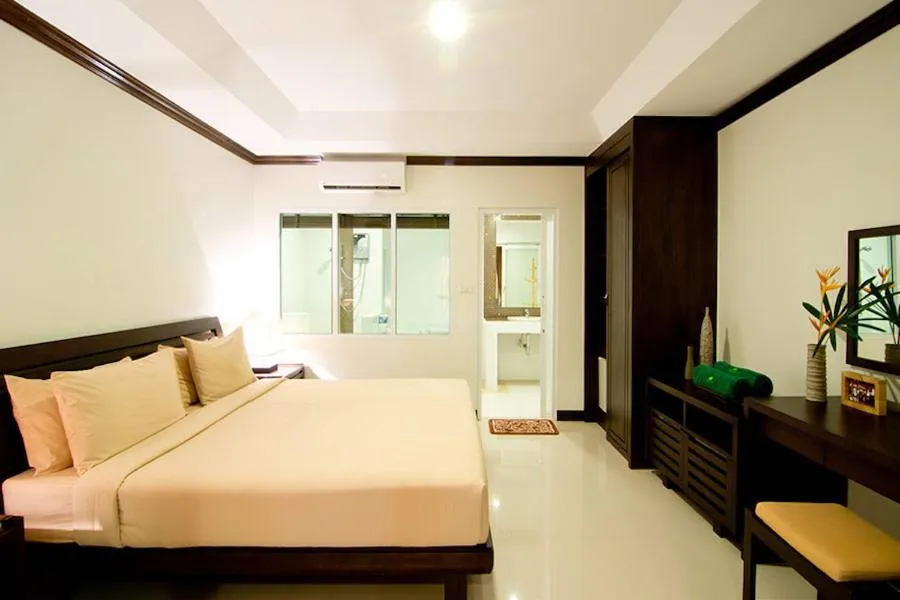 Photo of the whole room, Bed in Makathanee Resort