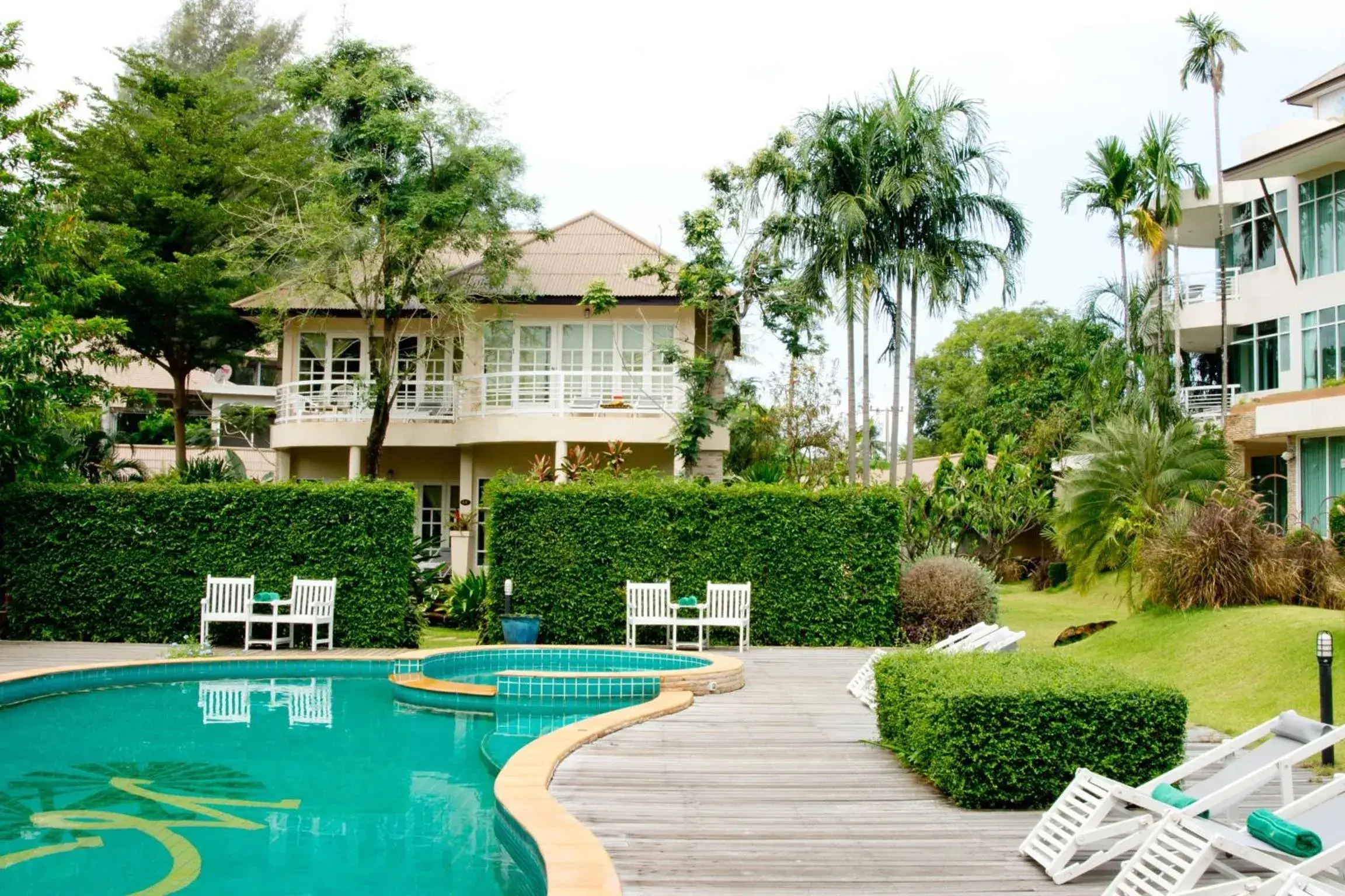 Superior Twin Room with Pool View in Makathanee Resort Superior Twin Room with Pool View in Makathanee Resort