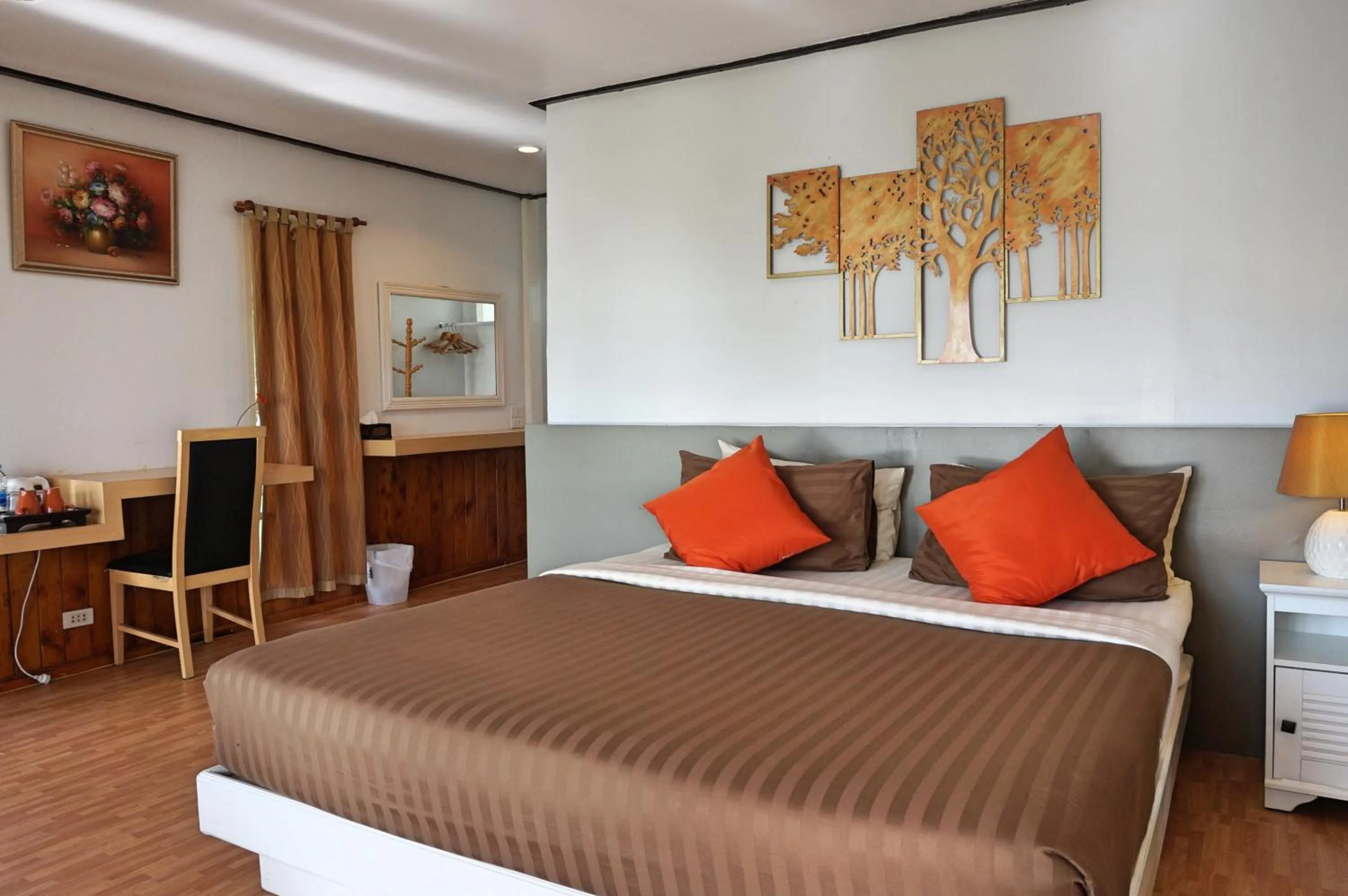 Balcony/Terrace, Bed in Makathanee Resort