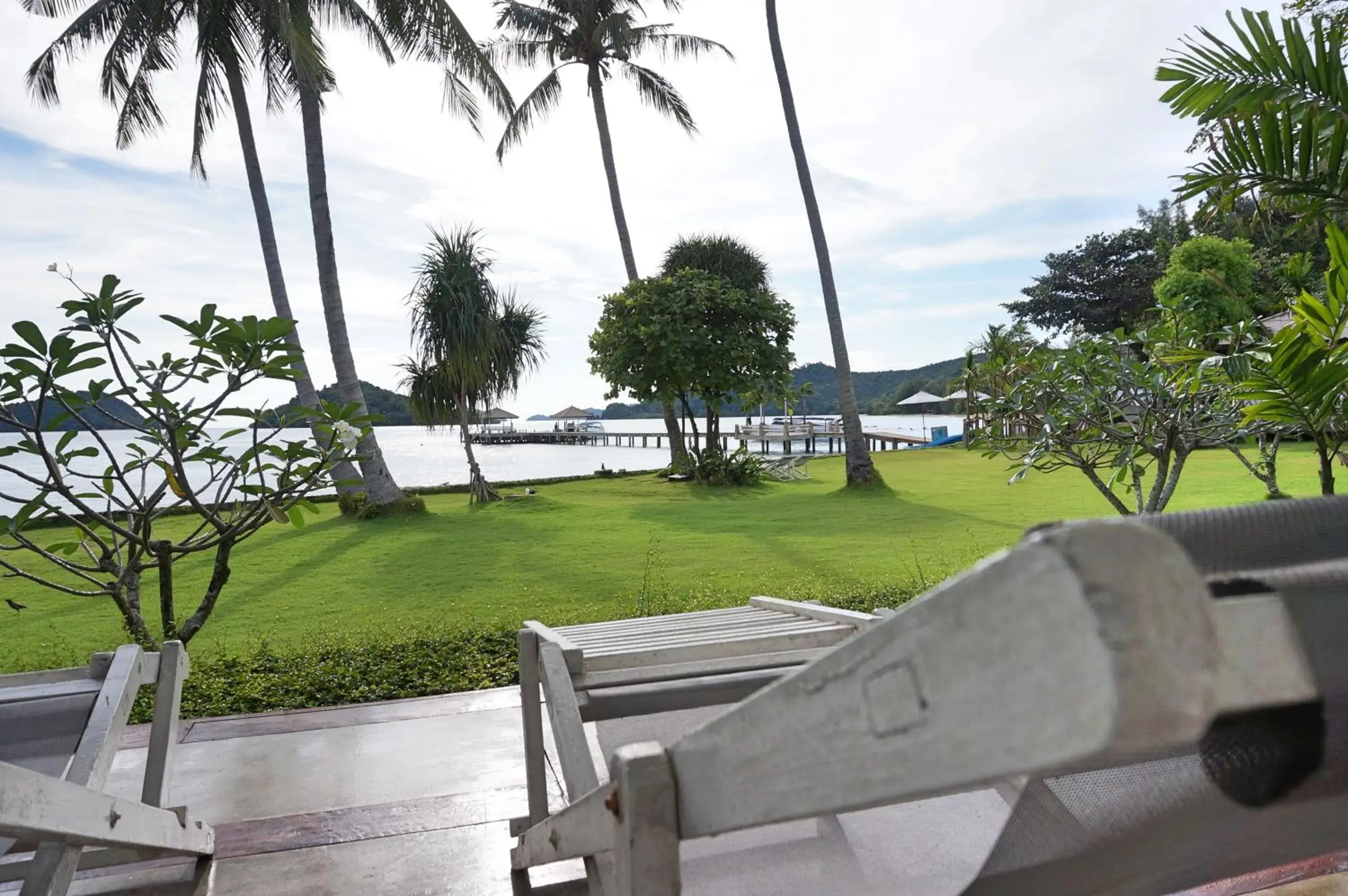 Beachfront Villa in Makathanee Resort Beachfront Villa in Makathanee Resort