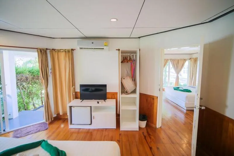 Bed in Makathanee Resort