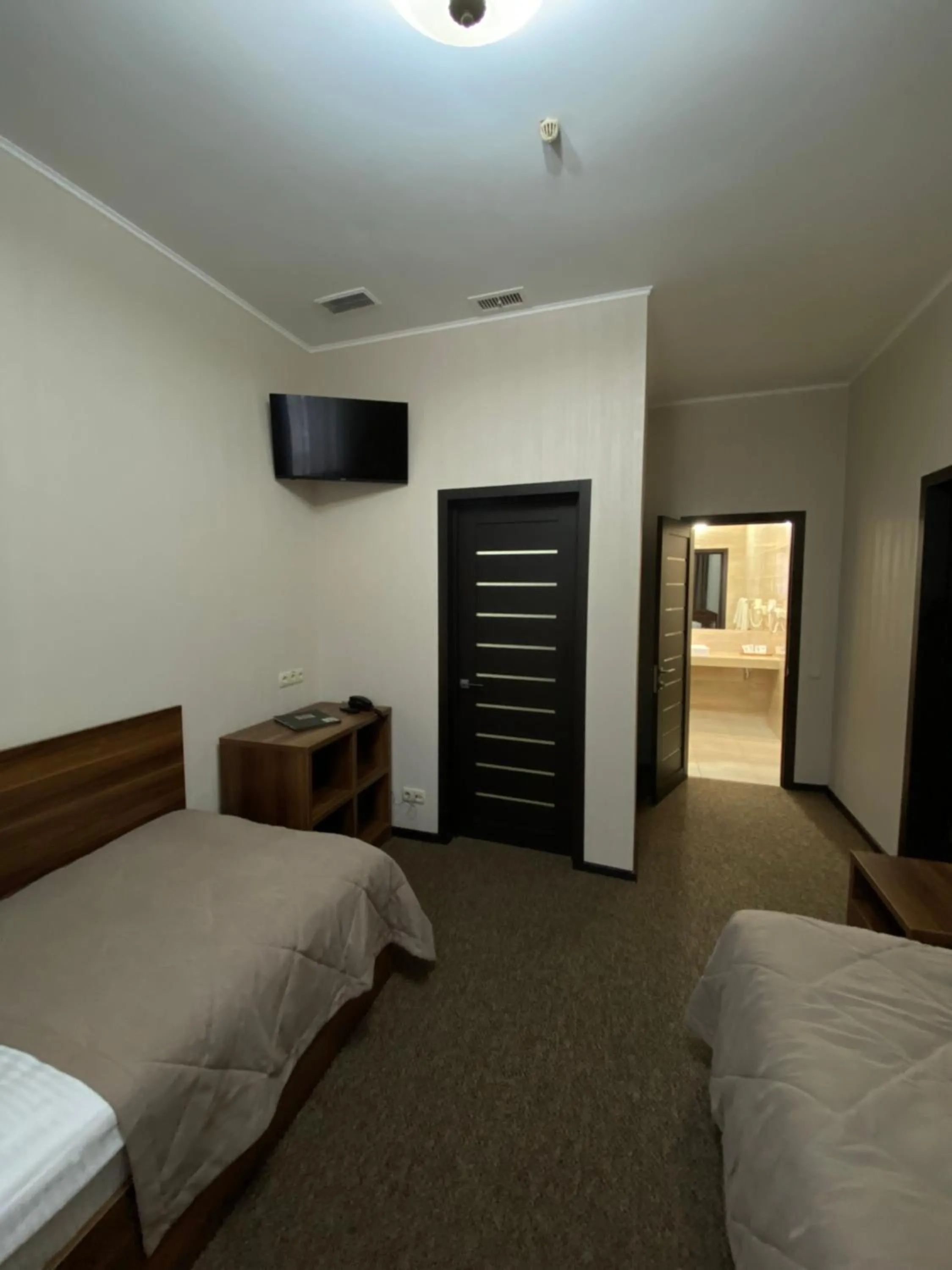 Status Hotel