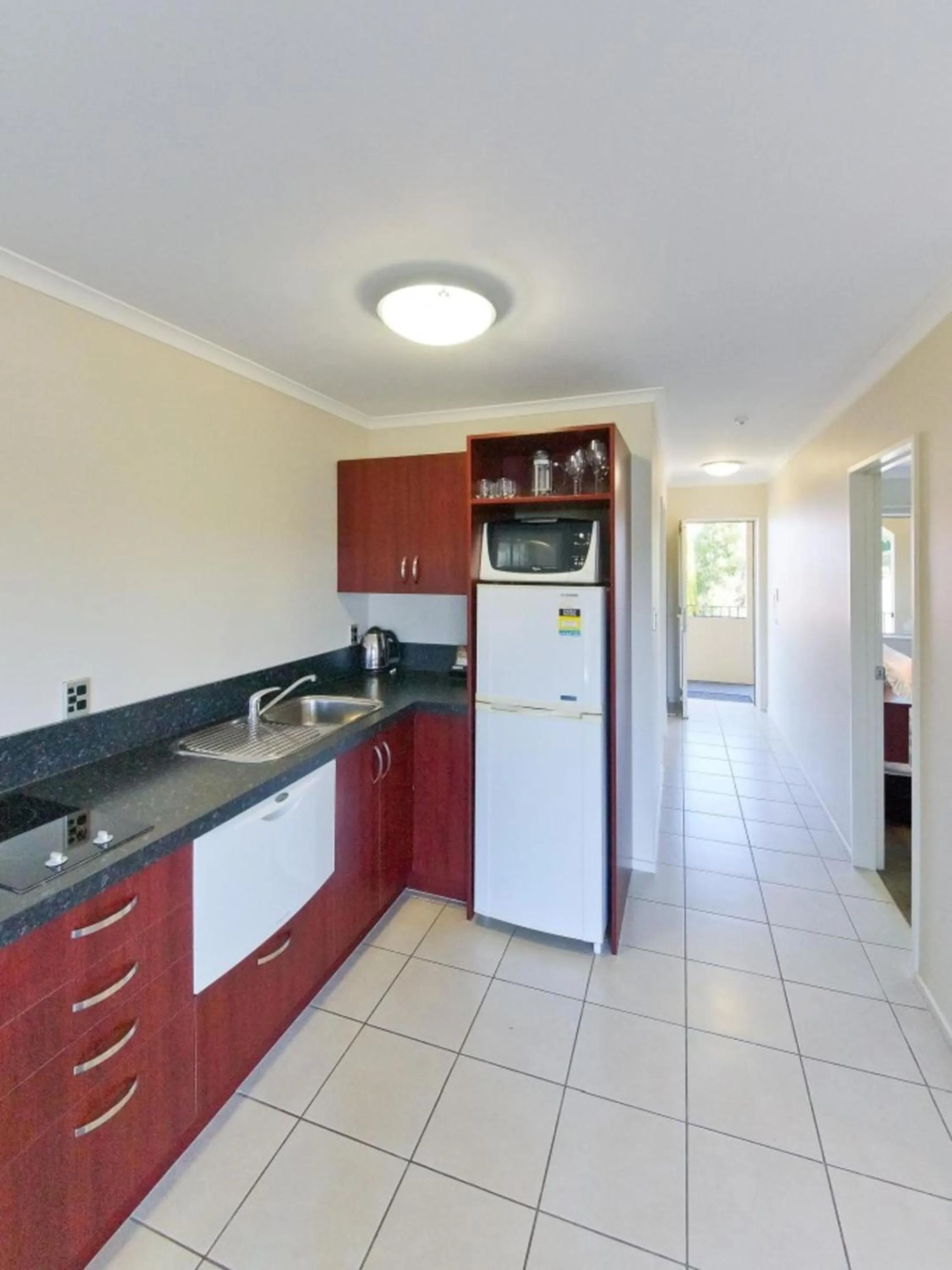 Kitchen or kitchenette in ASURE Avenue Motor Lodge