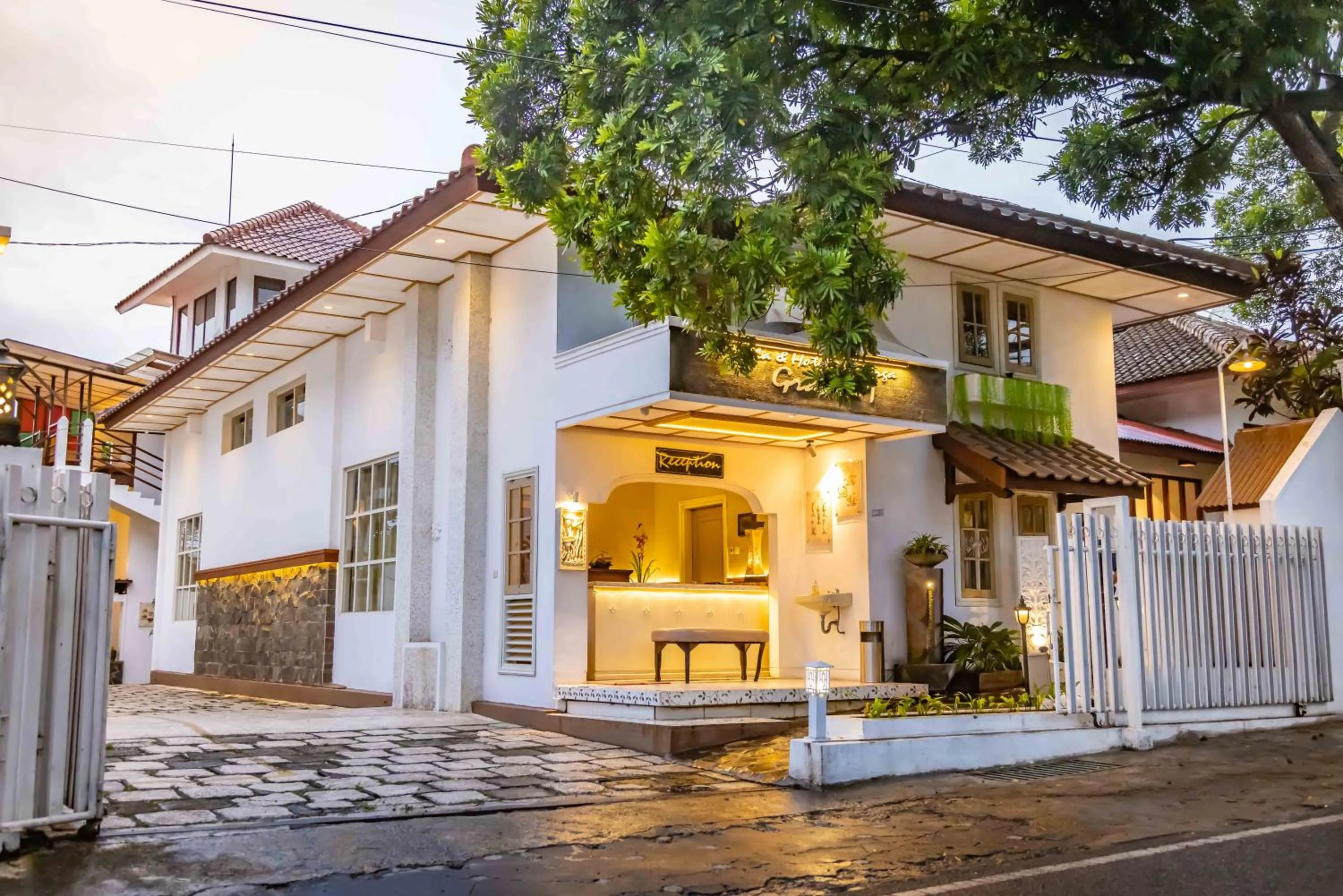Lobby or reception in Family Hotel Gradia 1