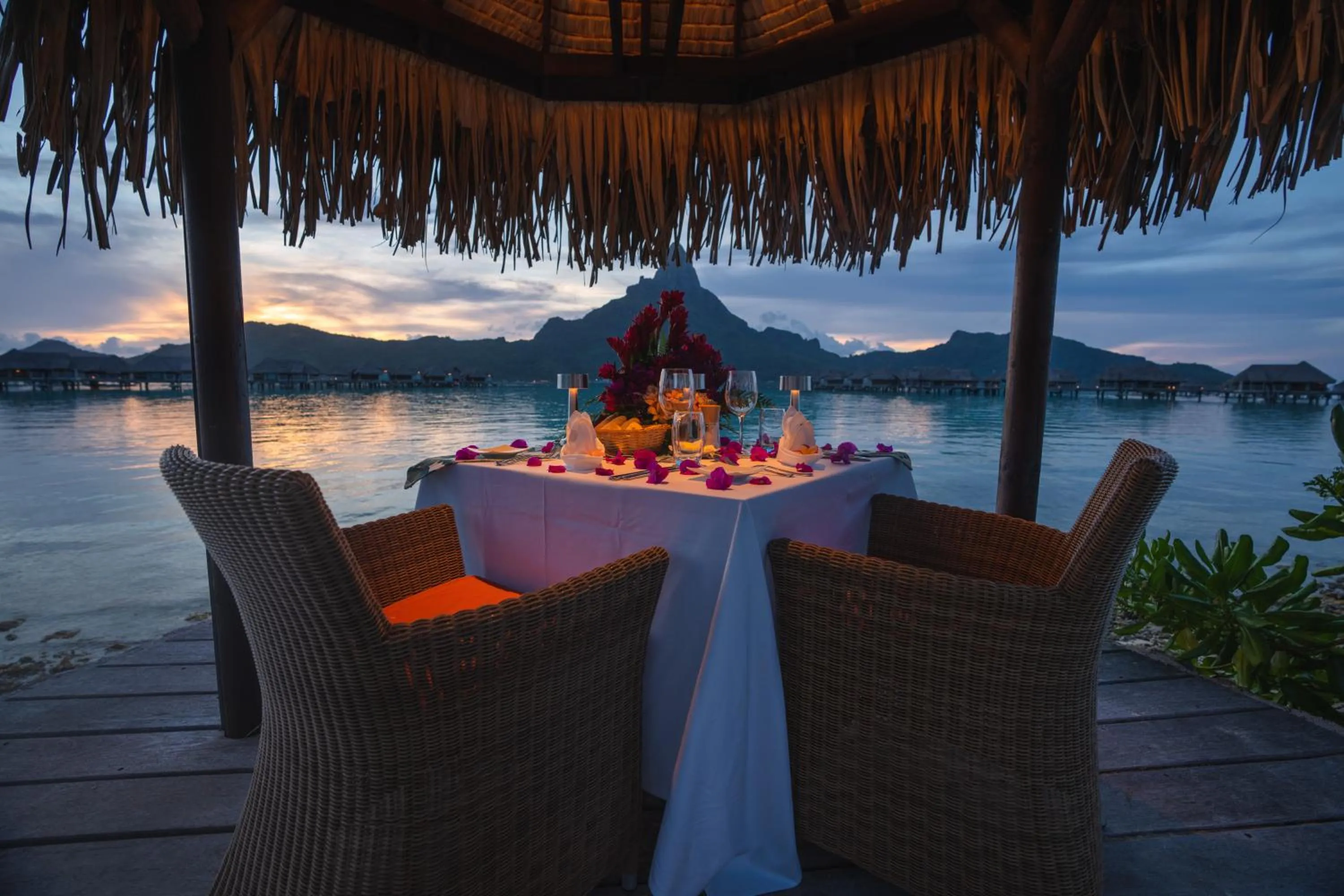 Dining area in InterContinental Bora Bora & Thalasso Spa by IHG