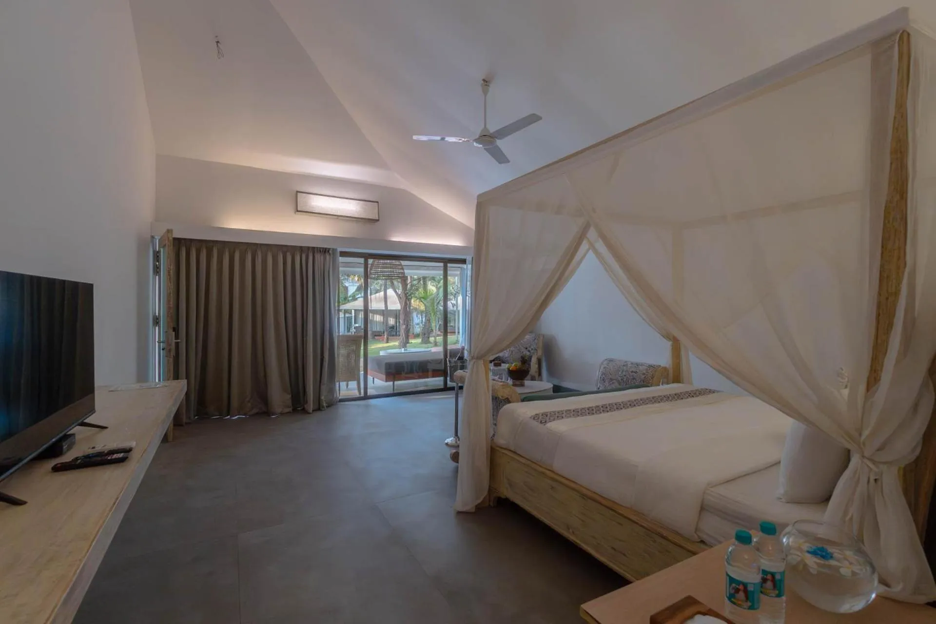 Photo of the whole room, Bed in Marbela Beach Resort