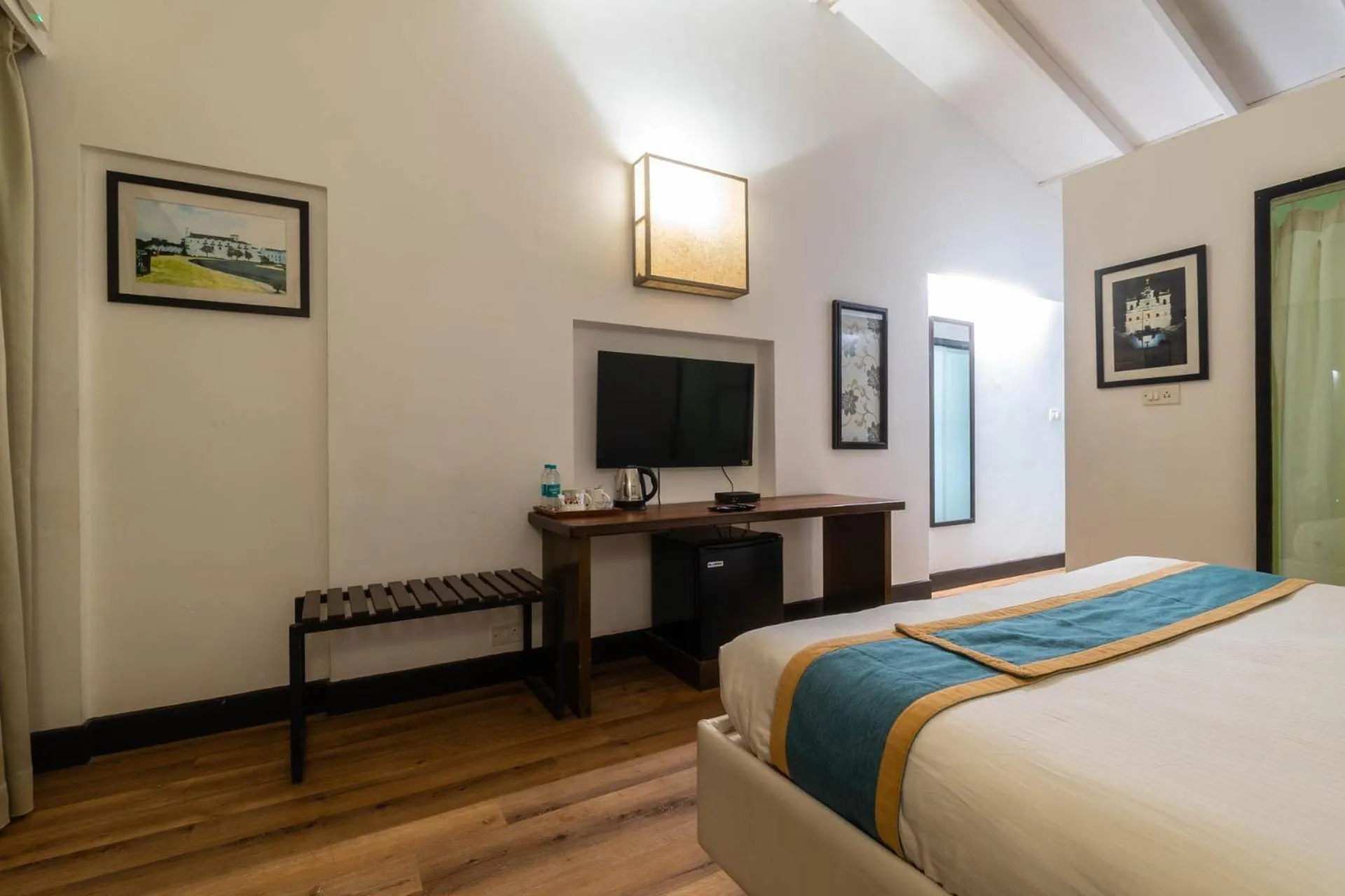 TV and multimedia, Bed in Marbela Beach Resort