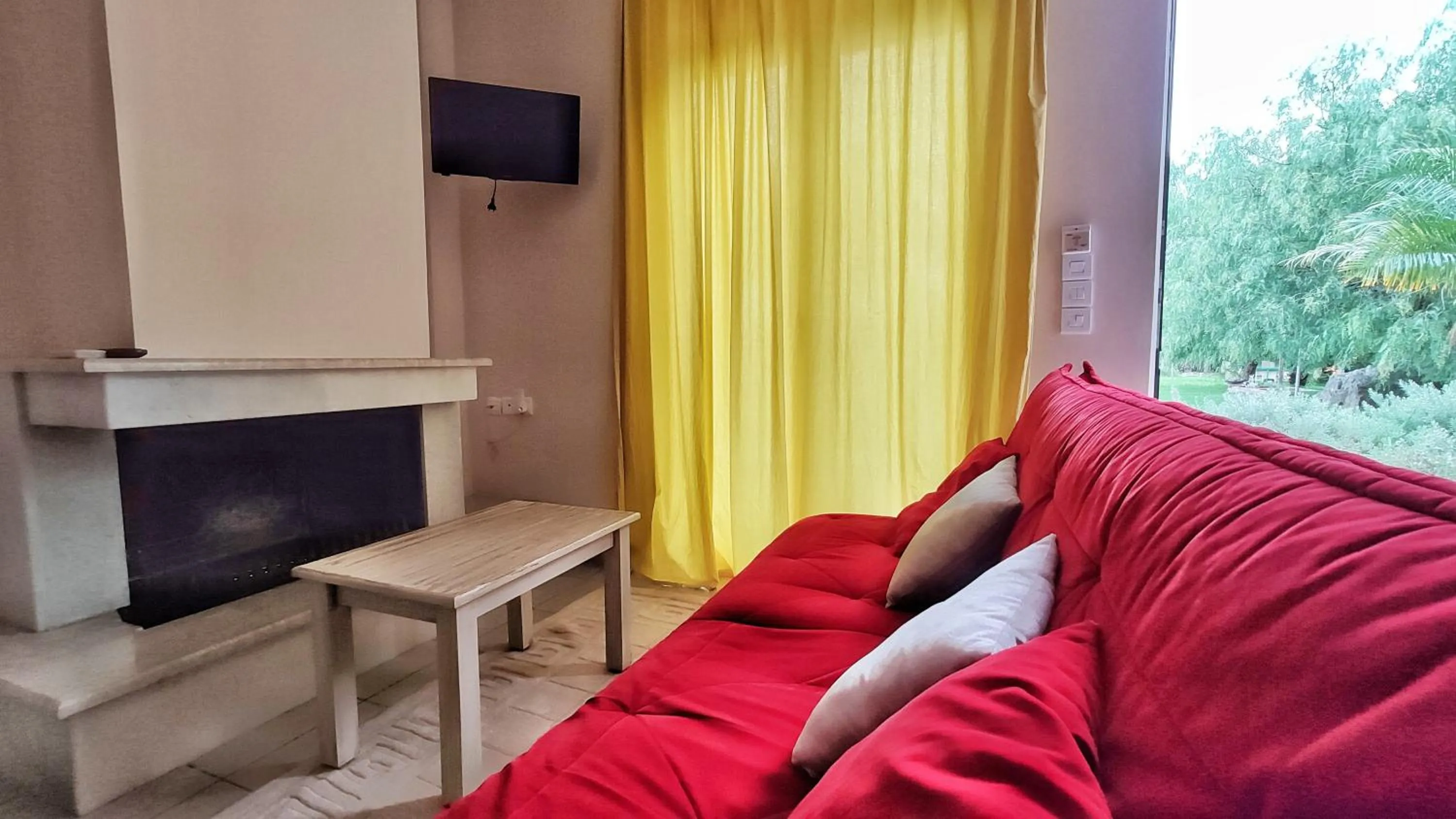 TV and multimedia in Agroktima Fourki