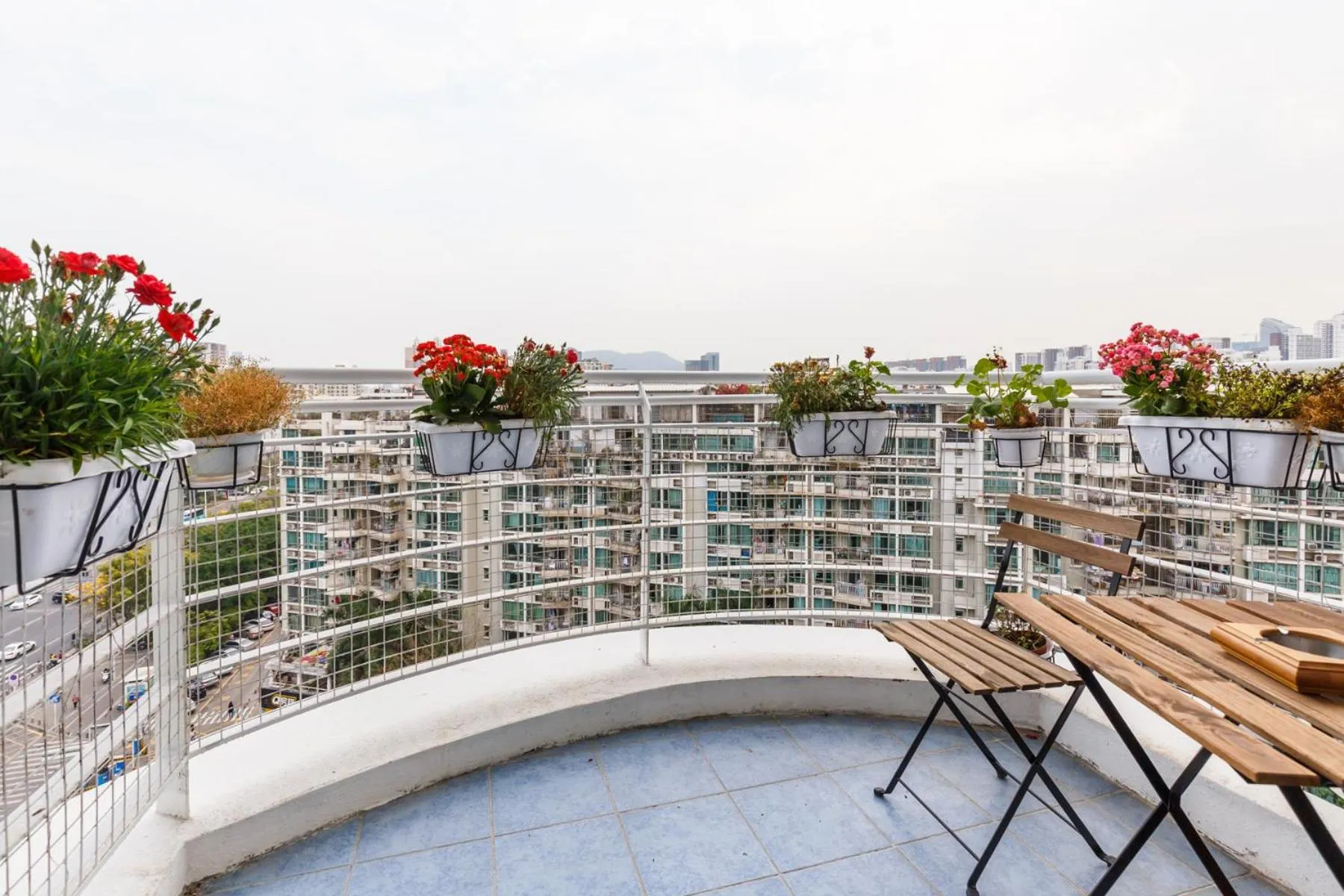 Day in Shenzhen New Swan Castle Apartment