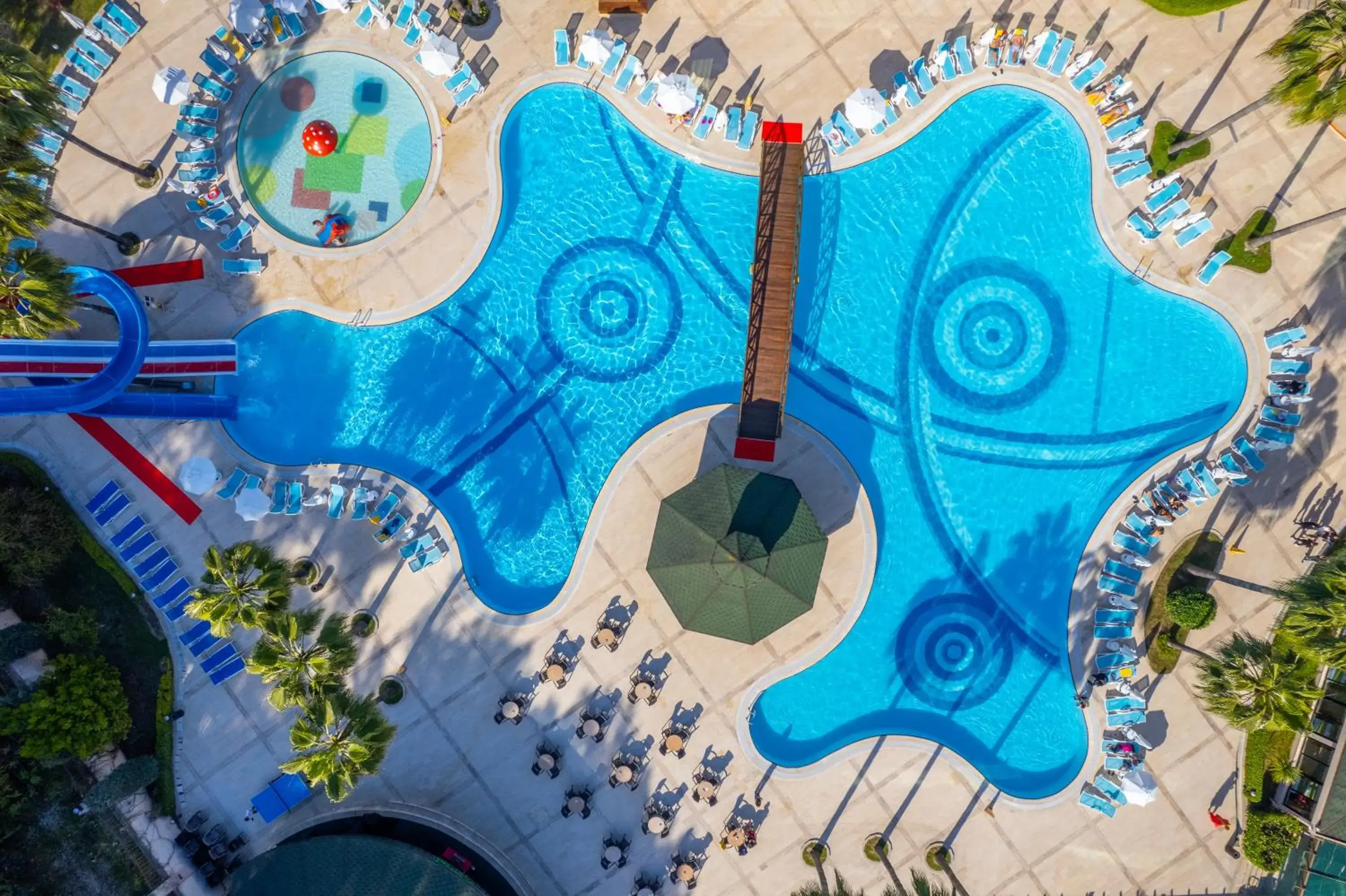 Swimming pool in Eldar Resort Hotel Swimming pool in Eldar Resort Hotel