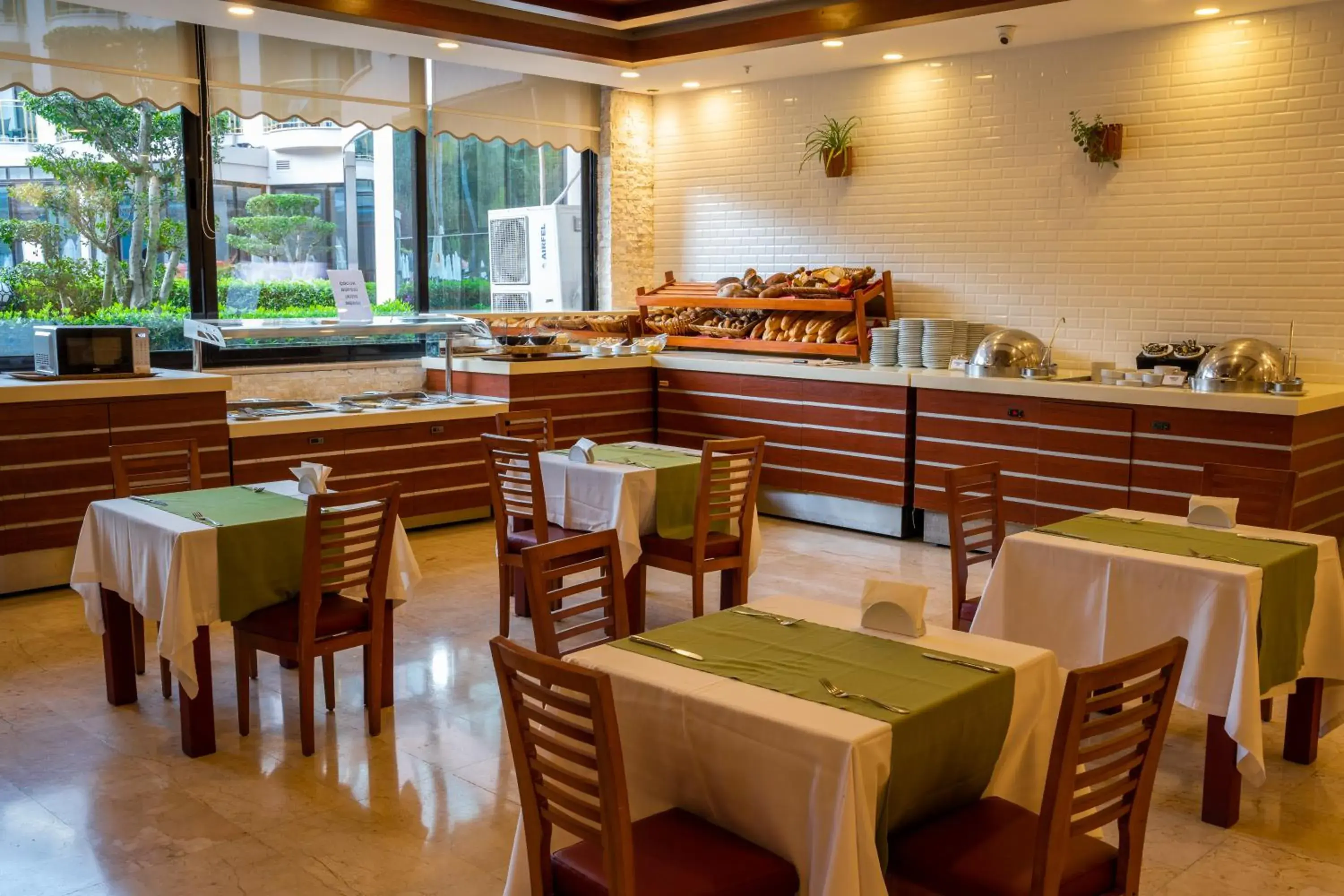 Restaurant/places to eat in Eldar Resort Hotel Restaurant/places to eat in Eldar Resort Hotel