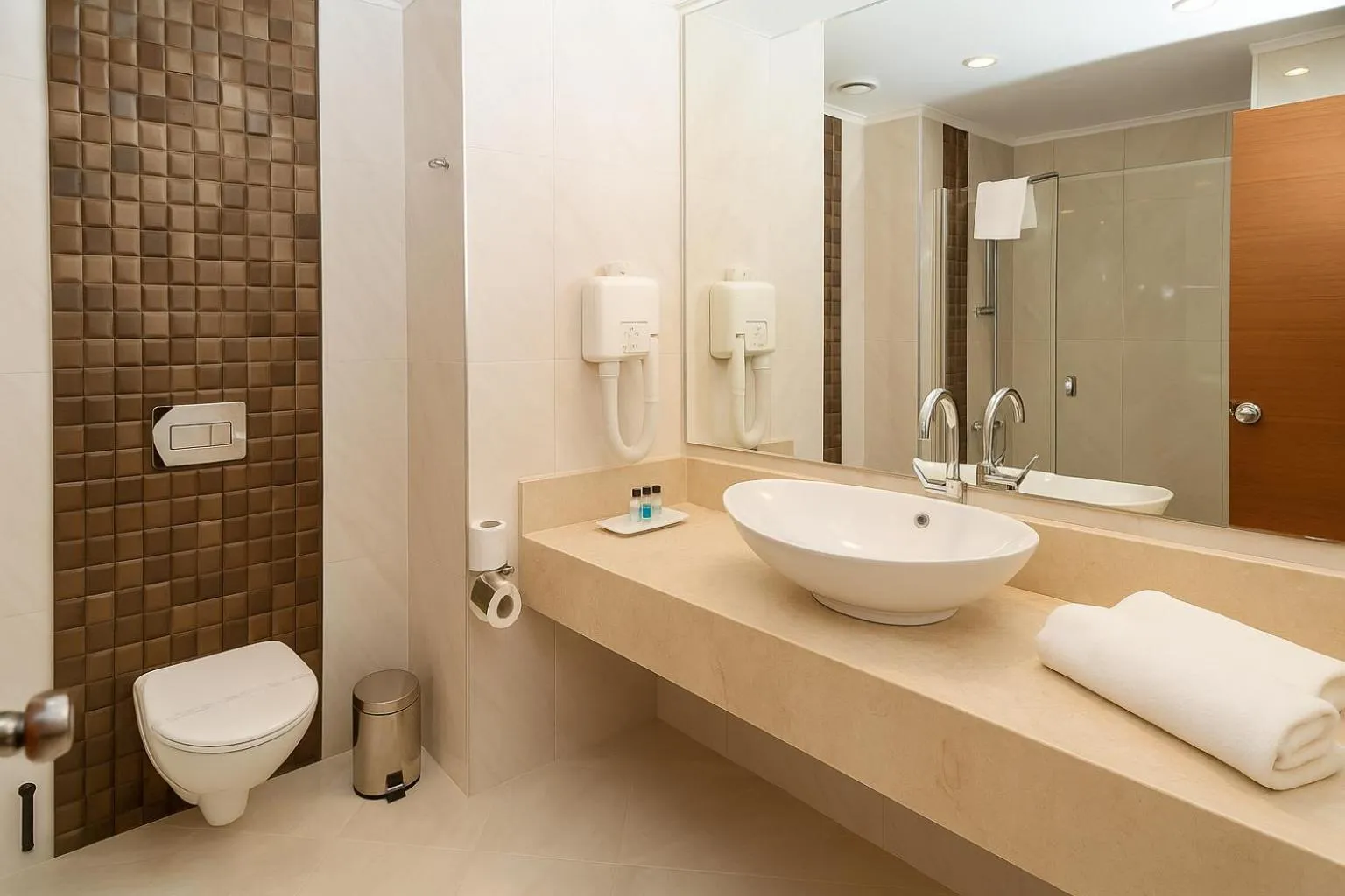 Shower in Eldar Resort Hotel