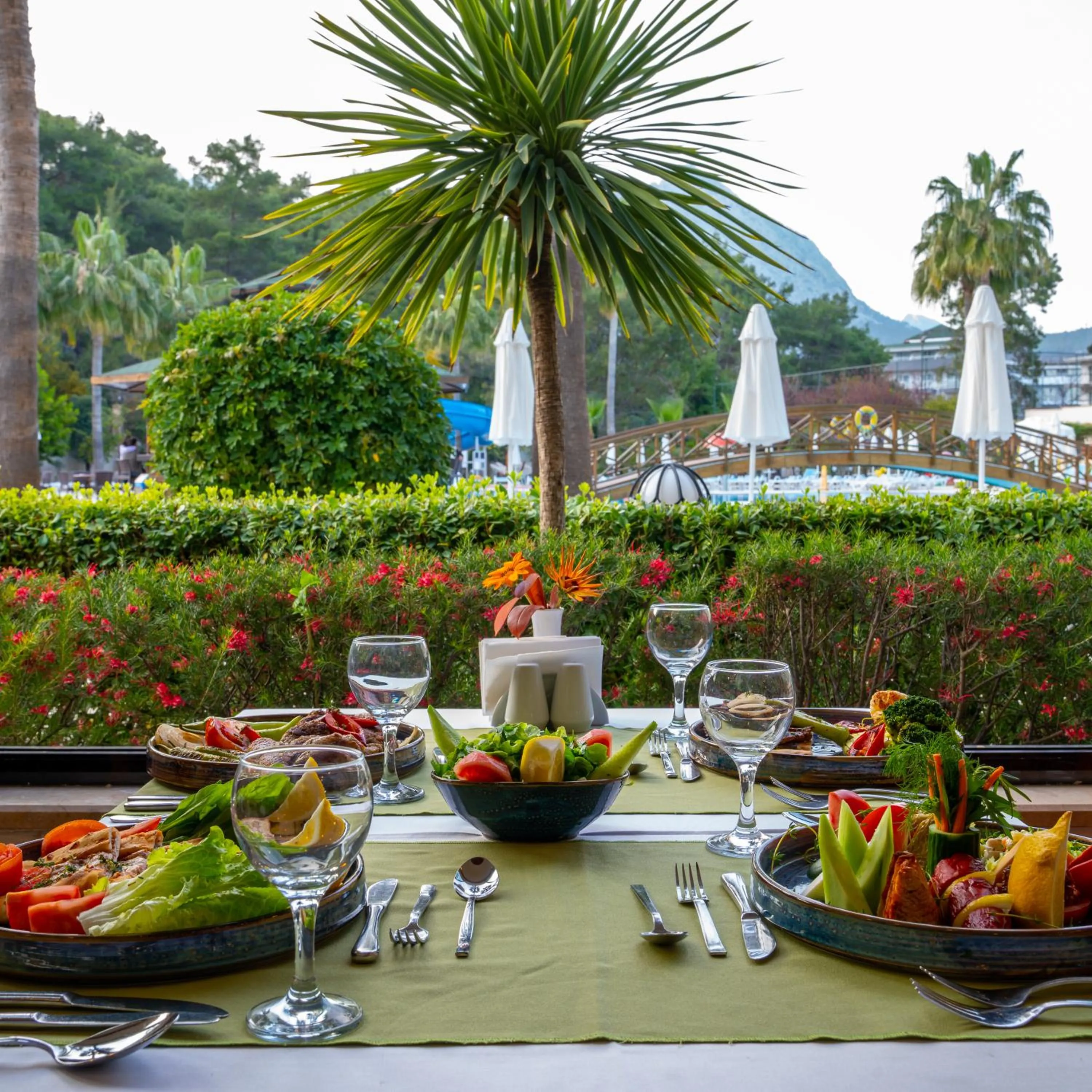 Restaurant/places to eat in Eldar Resort Hotel