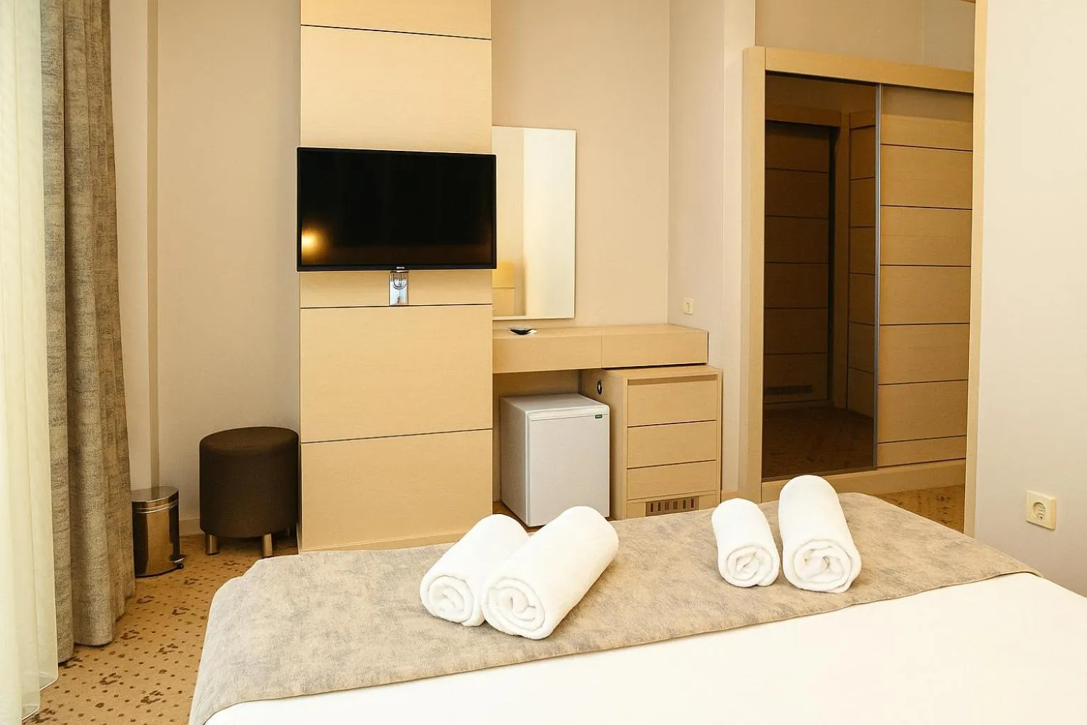 Bed in Eldar Resort Hotel