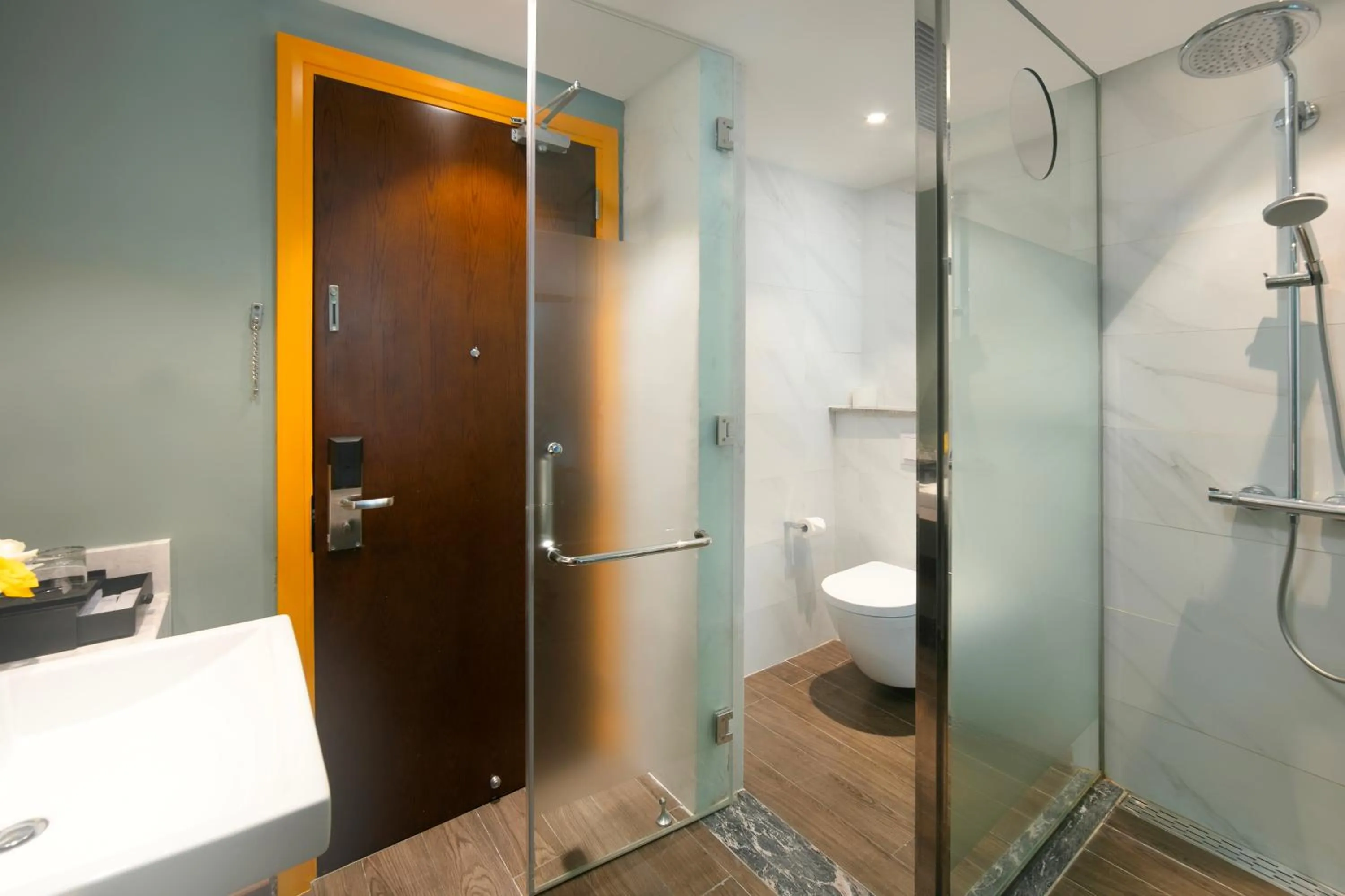 Shower in GRAND CITITEL Hanoi Hotel & Spa