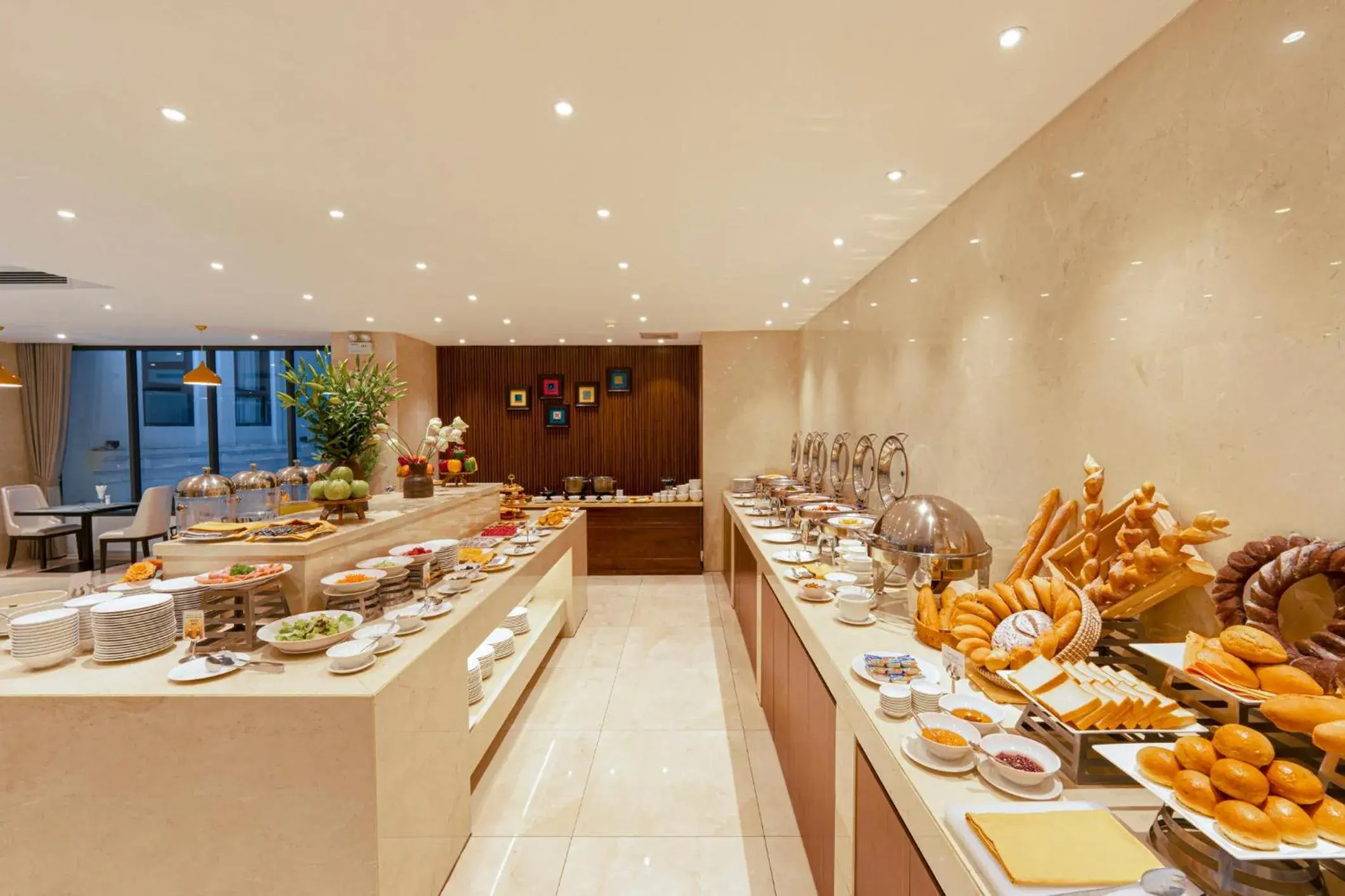 Buffet breakfast in GRAND CITITEL Hanoi Hotel & Spa Buffet breakfast in GRAND CITITEL Hanoi Hotel & Spa