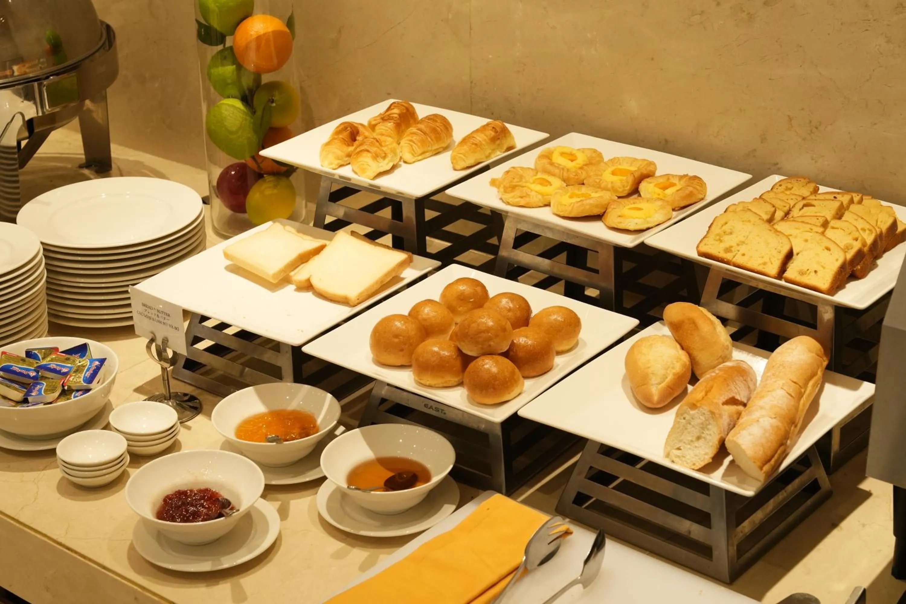 Buffet breakfast in GRAND CITITEL Hanoi Hotel & Spa