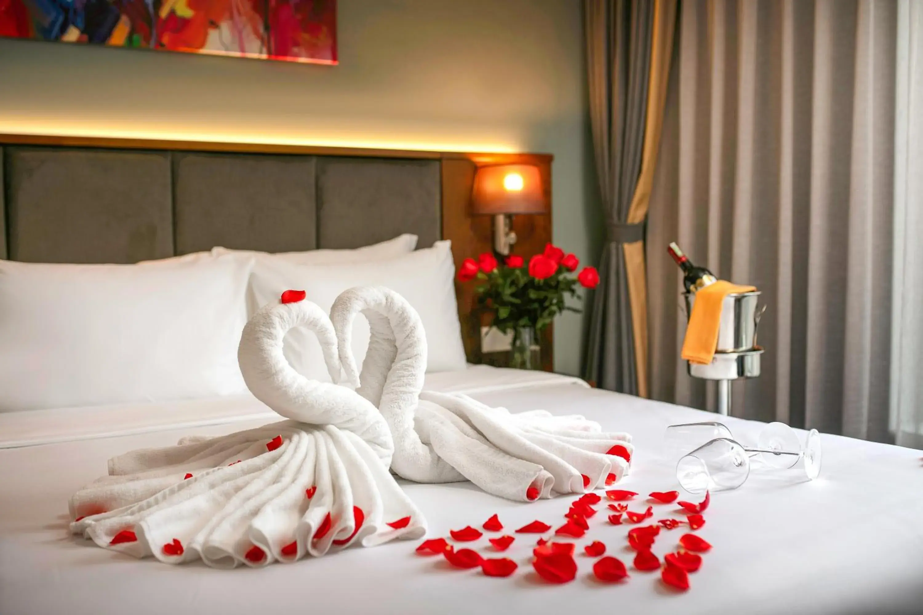 Decorative detail, Bed in GRAND CITITEL Hanoi Hotel & Spa Decorative detail, Bed in GRAND CITITEL Hanoi Hotel & Spa