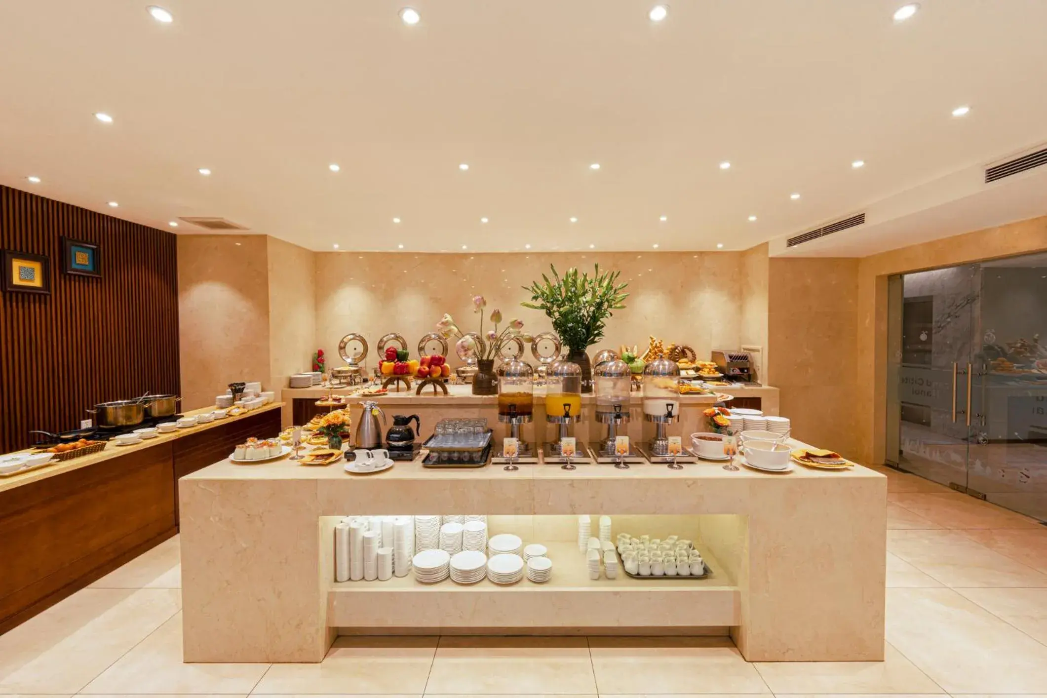 Buffet breakfast in GRAND CITITEL Hanoi Hotel & Spa Buffet breakfast in GRAND CITITEL Hanoi Hotel & Spa