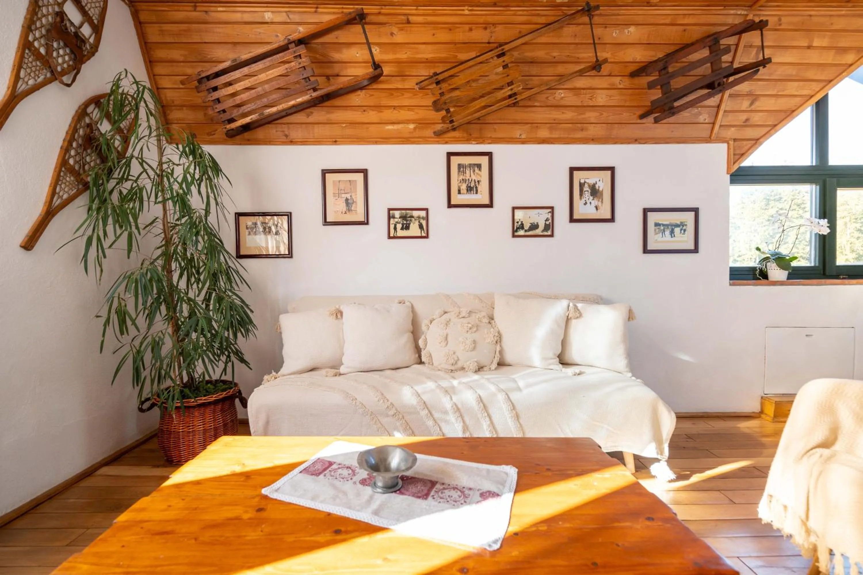 Living room, Bed in Fortuna Eco - Boutique Hotel