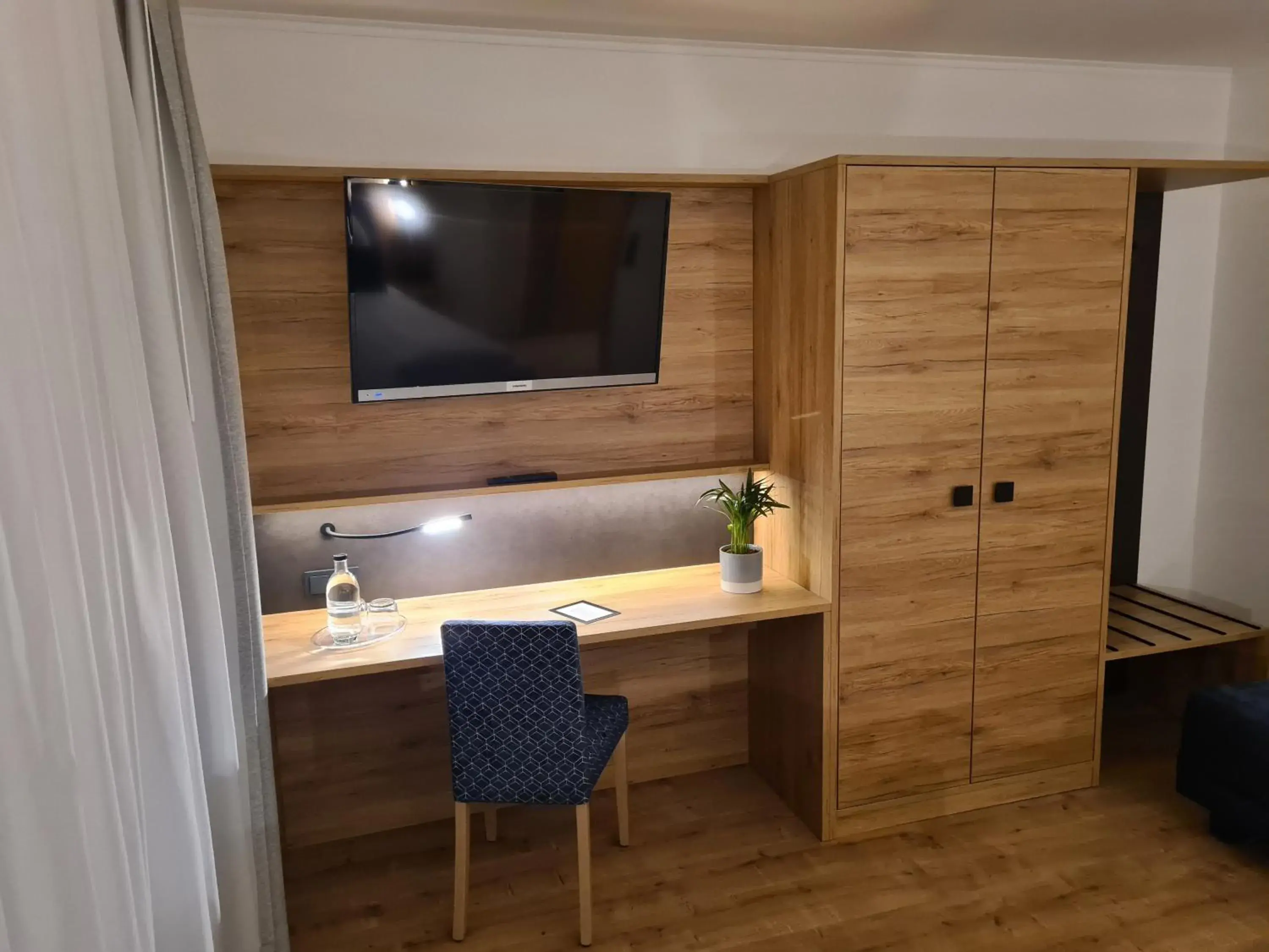 Double Room with Balcony - single occupancy in Raffelsteiner Hof "Garni" Double Room with Balcony - single occupancy in Raffelsteiner Hof "Garni"