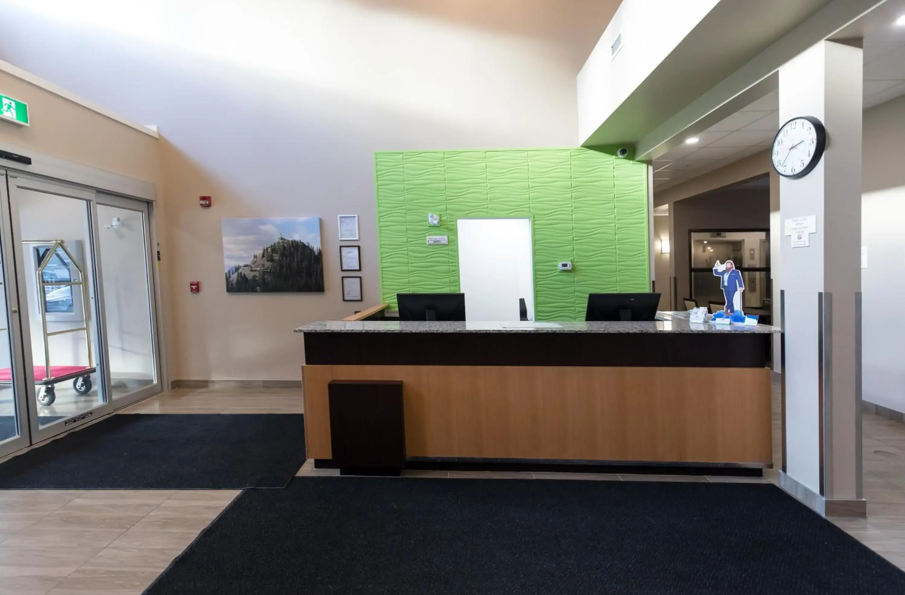 Lobby or reception in Super 8 by Wyndham Canmore Lobby or reception in Super 8 by Wyndham Canmore
