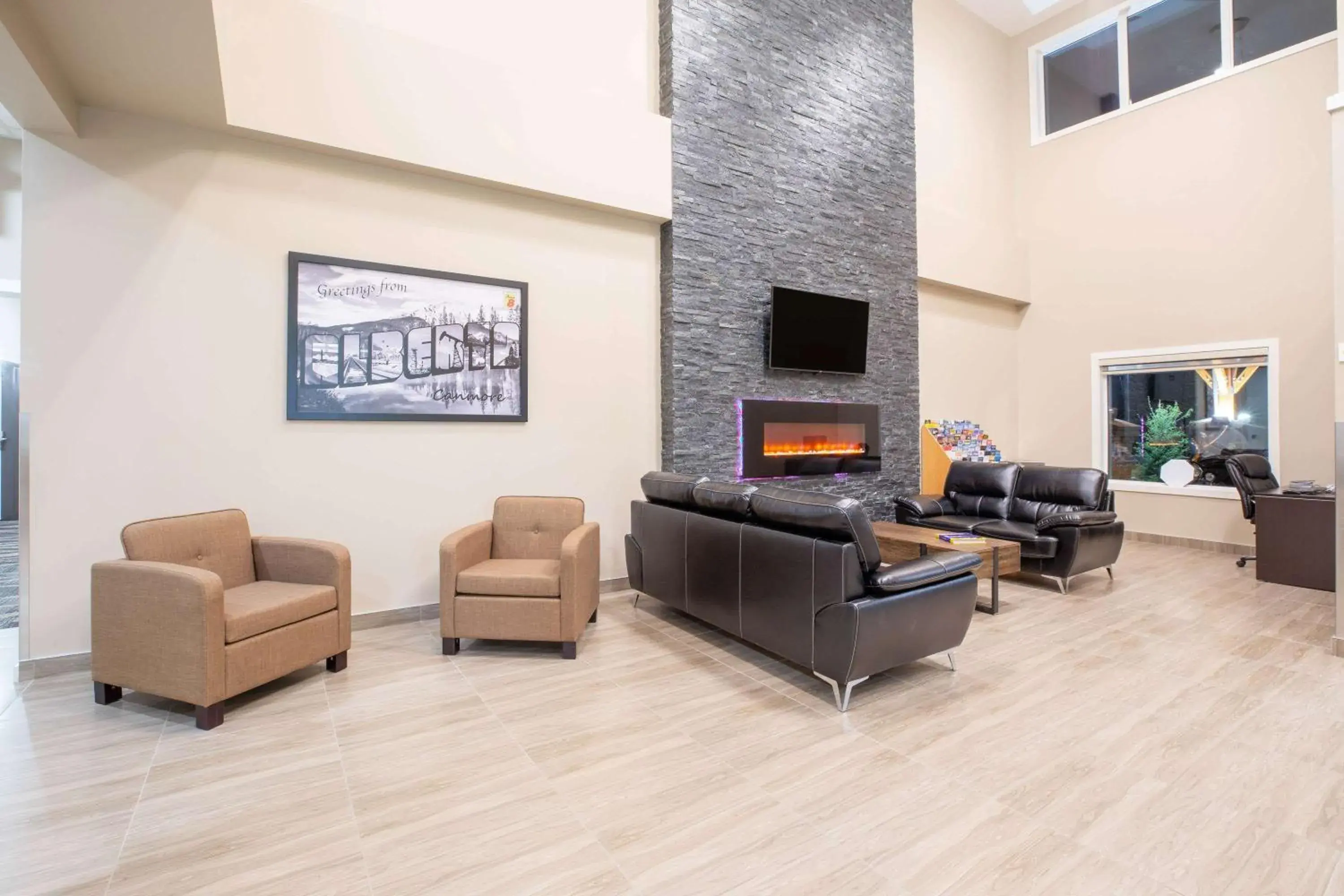 Lobby or reception in Super 8 by Wyndham Canmore Lobby or reception in Super 8 by Wyndham Canmore