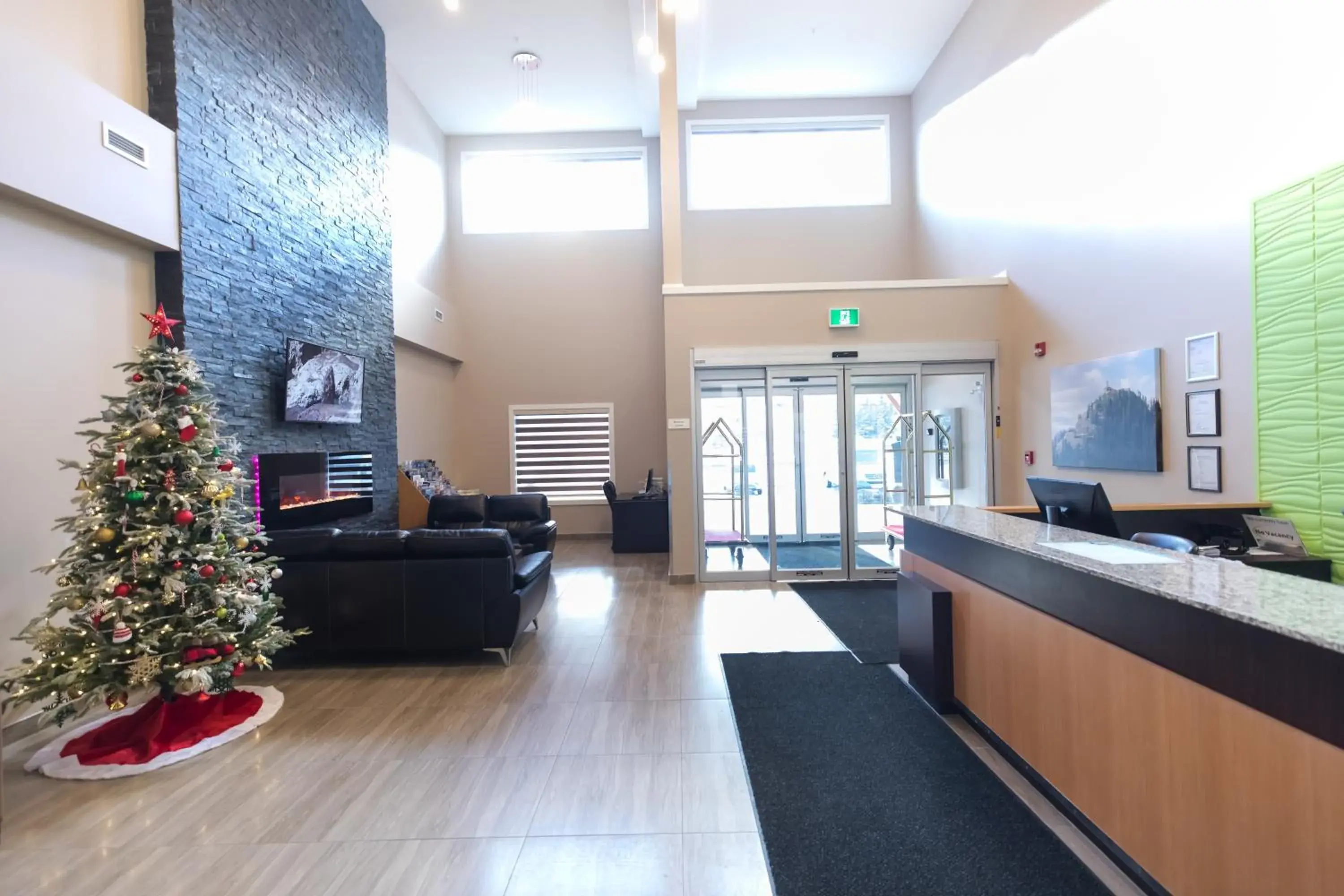 Lobby or reception in Super 8 by Wyndham Canmore Lobby or reception in Super 8 by Wyndham Canmore