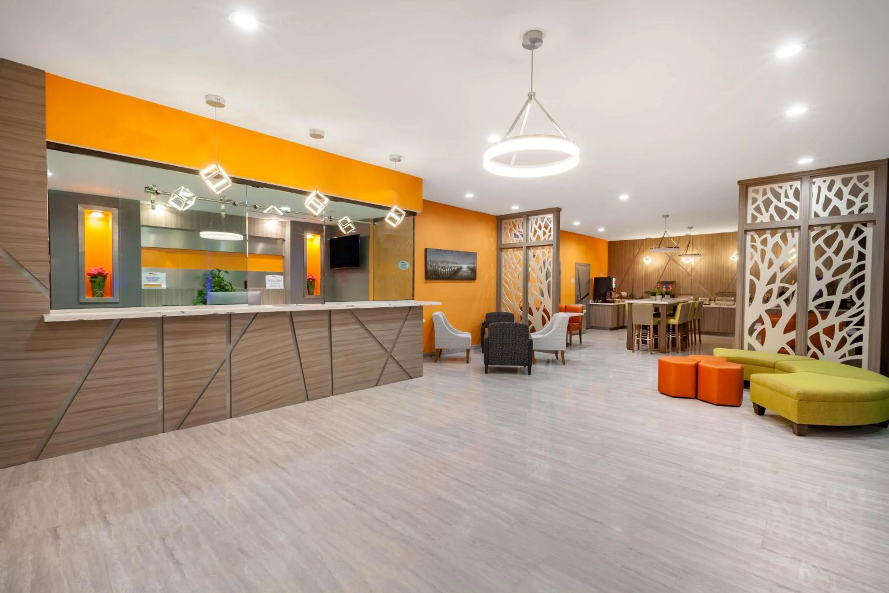 Lobby or reception in Baymont by Wyndham Houston Hobby Airport