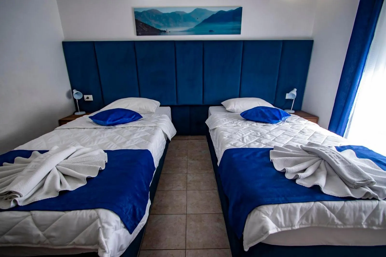 Bed in Hotel Play