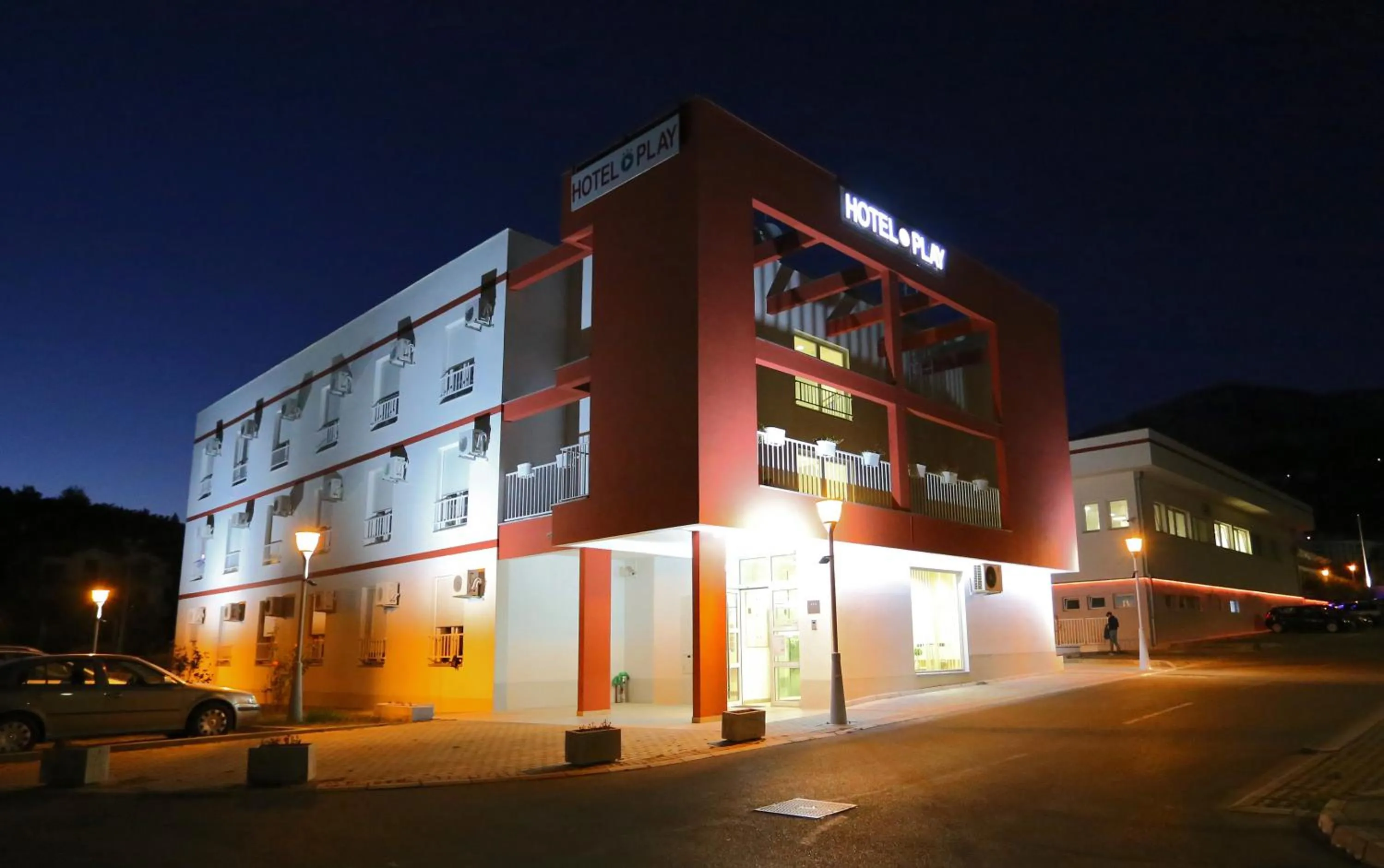 Property building in Hotel Play