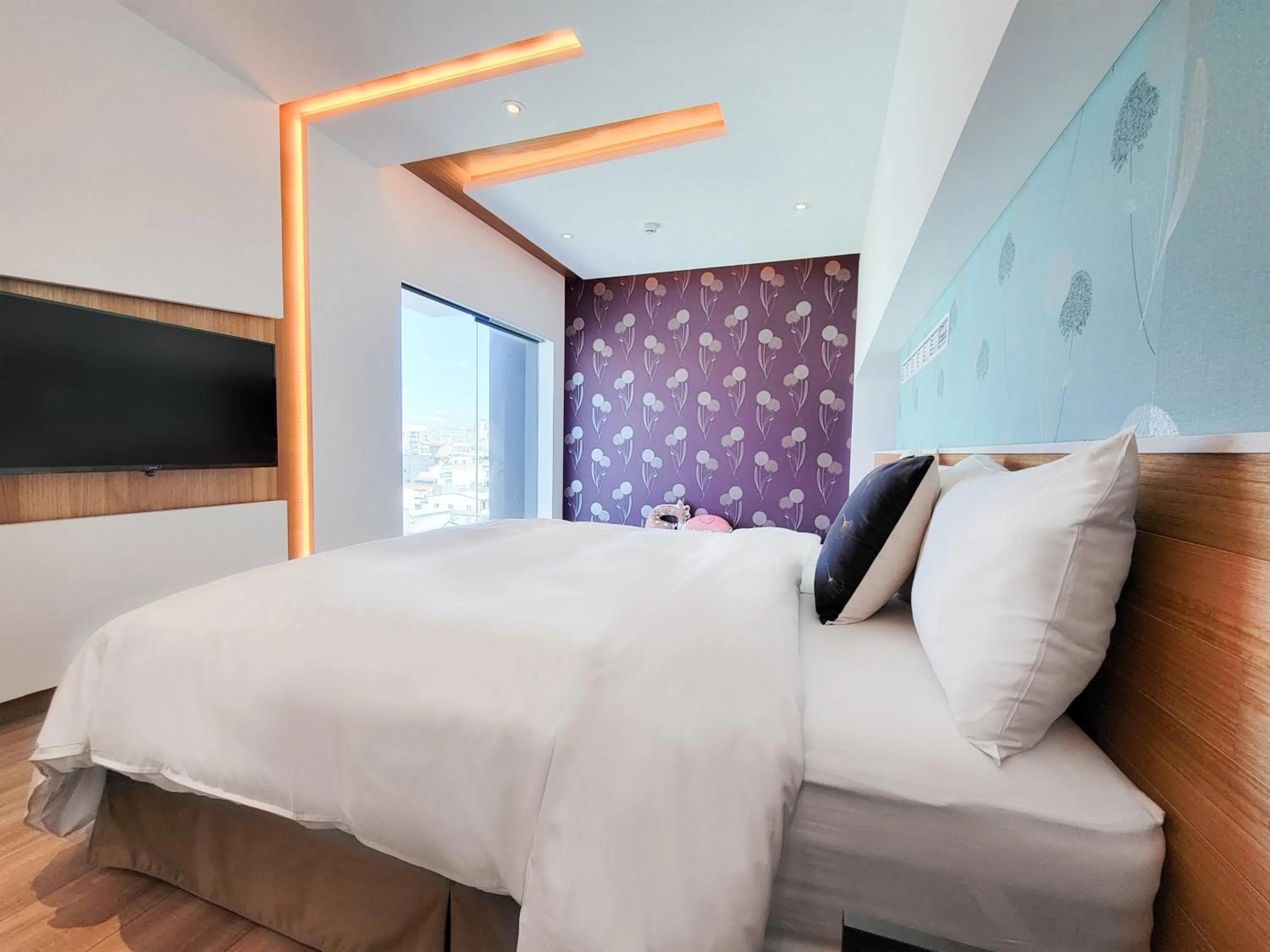 Bed in CHECK inn Taichung Zhongshan