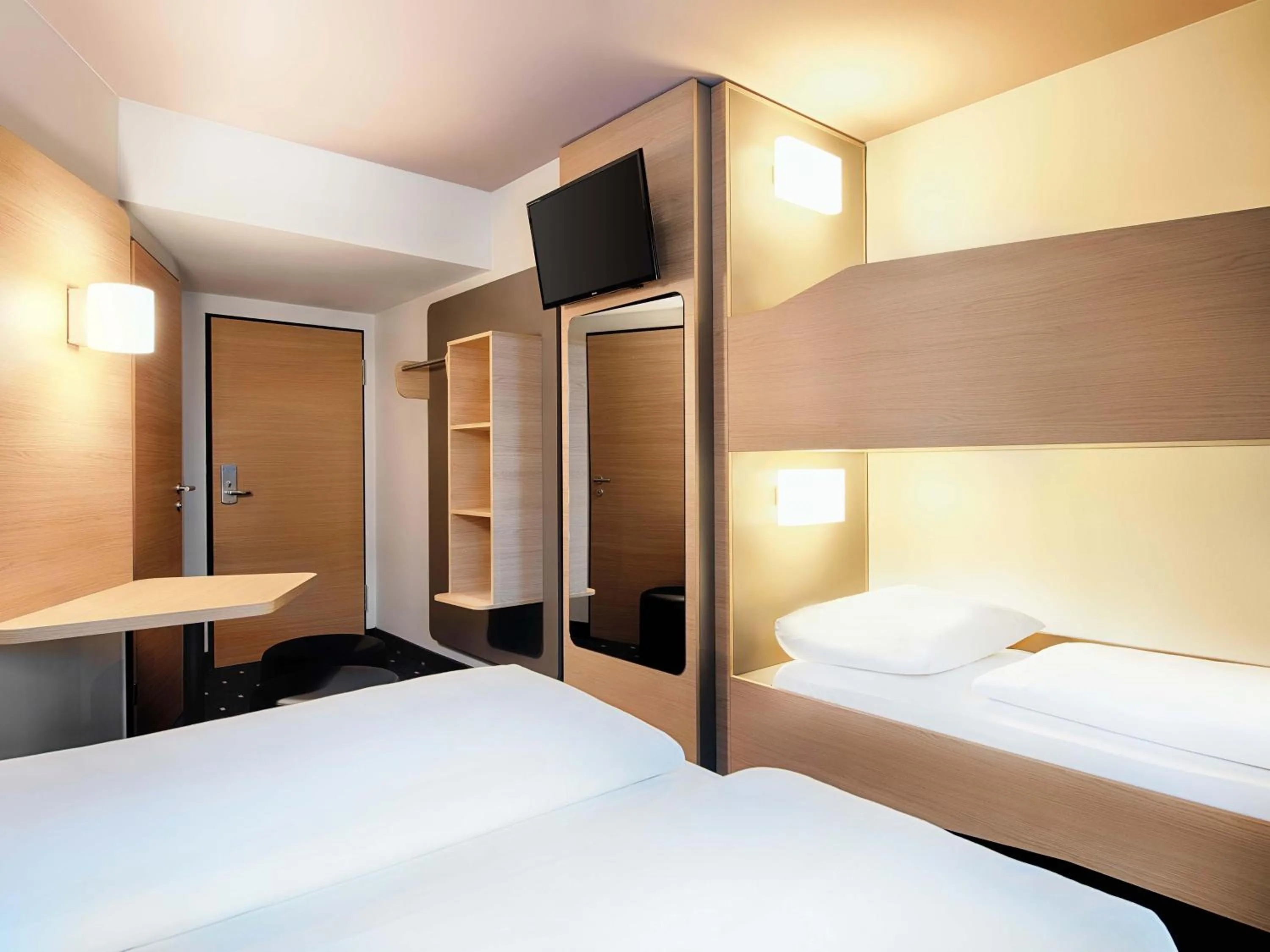 Bed in B&B HOTEL München-Airport